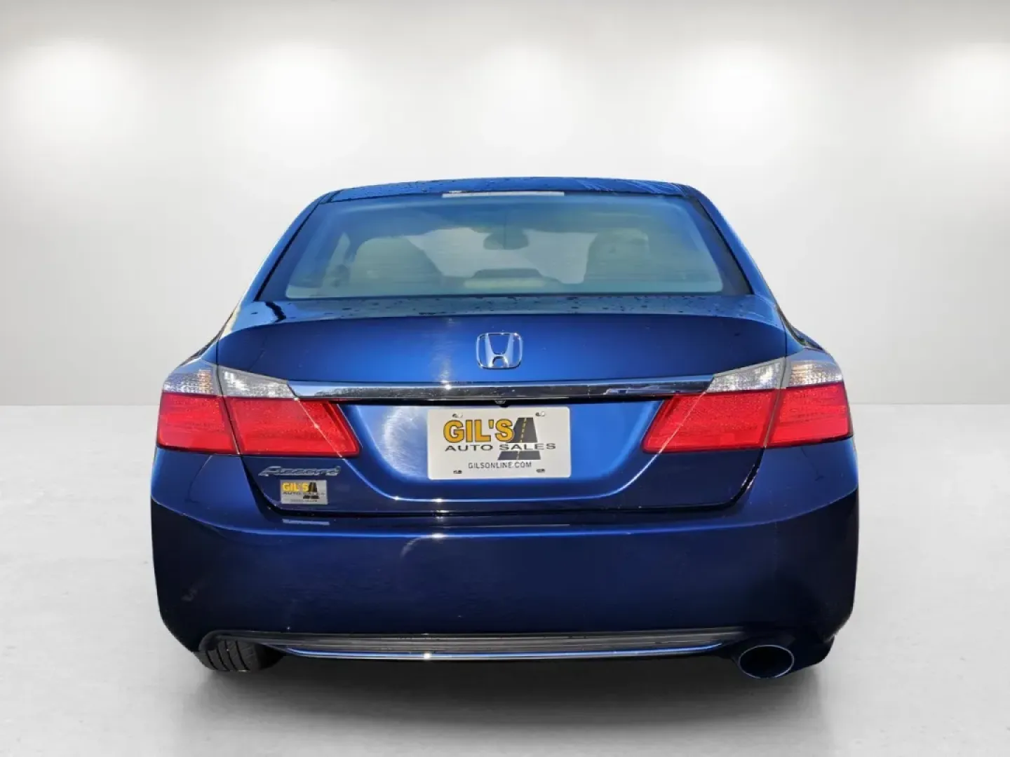 2013 Honda Accord Sdn LX (1HGCR2F33DA) with an Other engine, located at 5115 14th Ave., Columbus, GA, 31904, (706) 323-0345, 32.511494, -84.971046 - **Discover the Ultimate Sedan for Your Daily Adventures: 2013 Honda Accord LX at Gils Auto!**<br /> <br /> Are you searching for a reliable vehicle that effortlessly combines comfort, style, and performance for your daily commute and weekend getaways? Look no further than the stunning **2013 Honda A - Photo#5