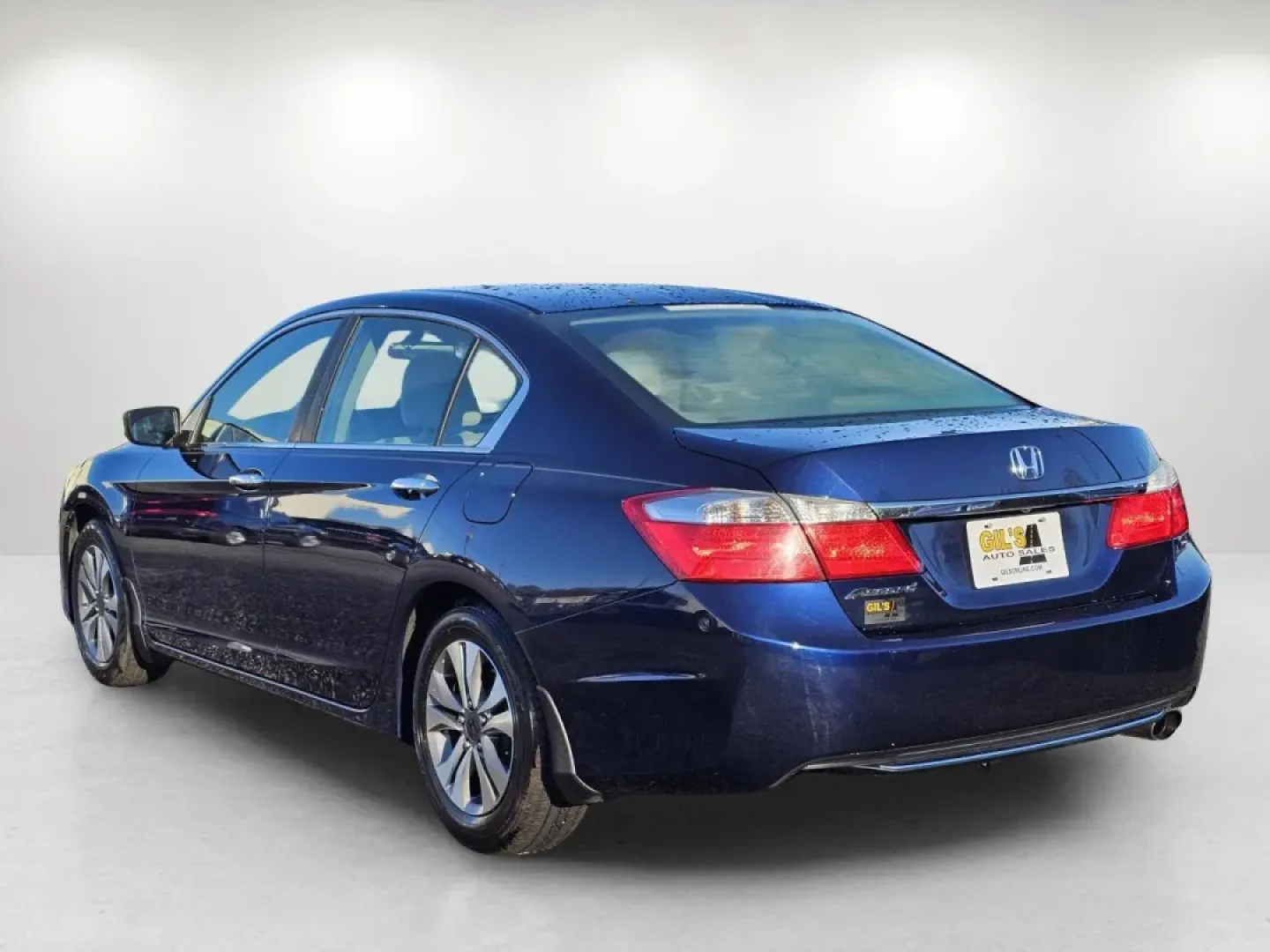 2013 Honda Accord Sdn LX (1HGCR2F33DA) with an Other engine, located at 5115 14th Ave., Columbus, GA, 31904, (706) 323-0345, 32.511494, -84.971046 - **Discover the Ultimate Sedan for Your Daily Adventures: 2013 Honda Accord LX at Gils Auto!**<br /> <br /> Are you searching for a reliable vehicle that effortlessly combines comfort, style, and performance for your daily commute and weekend getaways? Look no further than the stunning **2013 Honda A - Photo#6