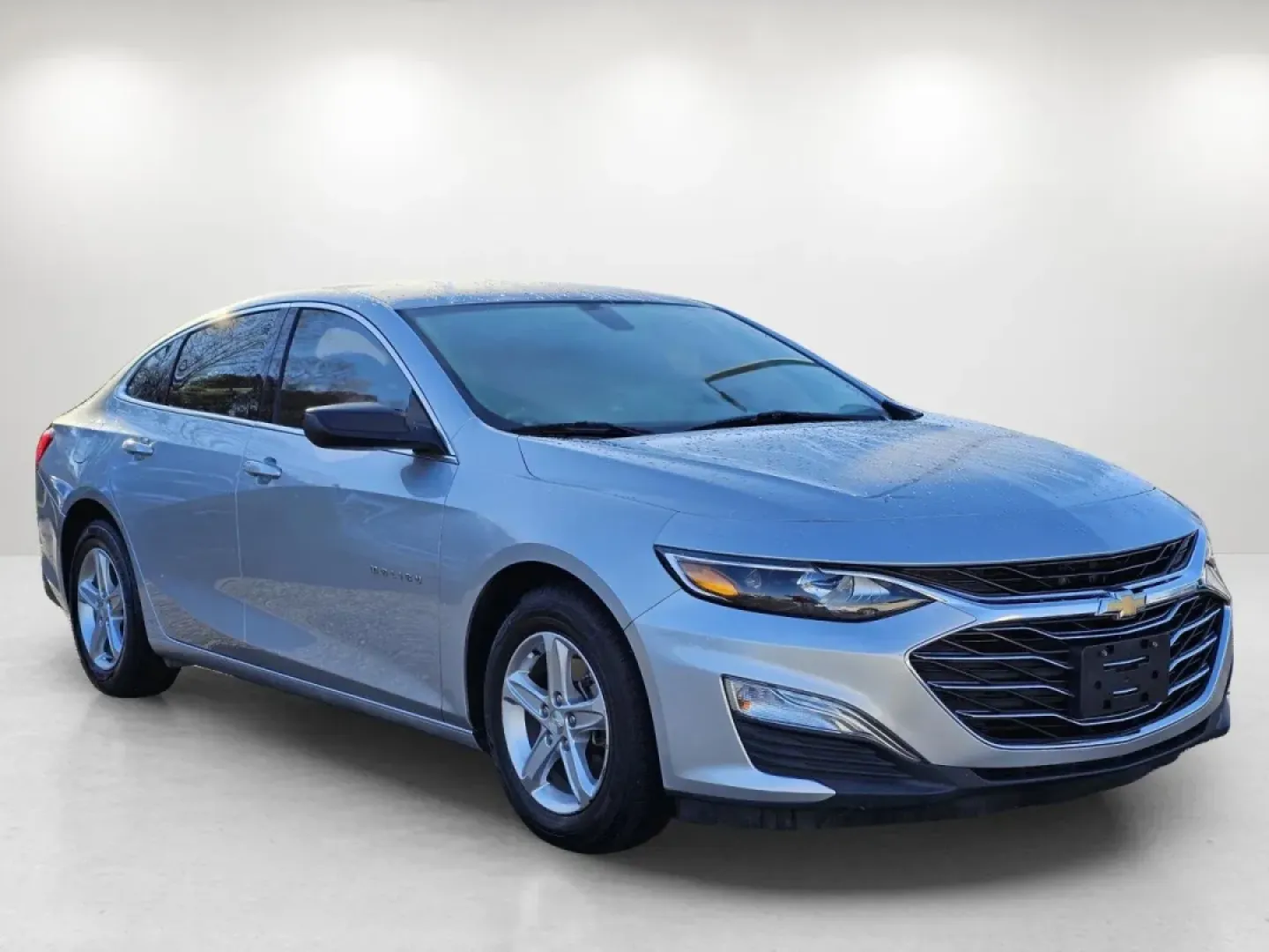 2020 /Jet Black Chevrolet Malibu LS (1G1ZB5ST0LF) with an Other engine, located at 5115 14th Ave., Columbus, GA, 31904, (706) 323-0345, 32.511494, -84.971046 - **Discover Your Next Adventure with the 2020 Chevrolet Malibu LS at Gils Auto - Phenix City**<br /> <br /> Are you searching for the perfect blend of style, comfort, and technology for your daily commutes or weekend getaways? Look no further than the 2020 Chevrolet Malibu LS, available now at Gils A - Photo#2