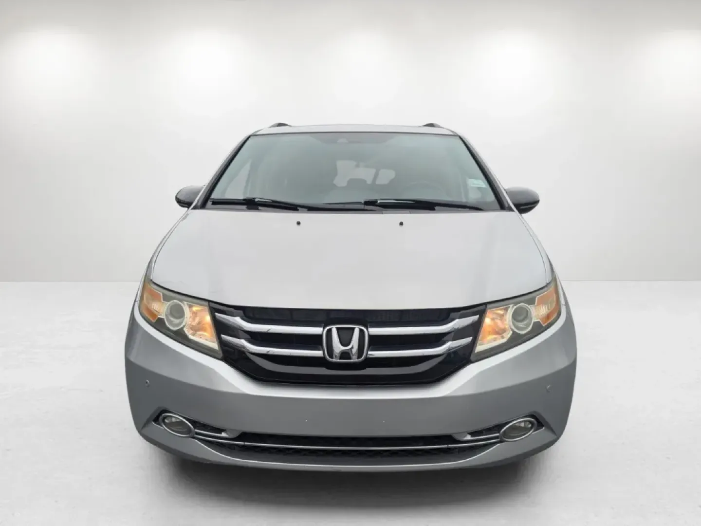 2014 Honda Odyssey Touring's photo