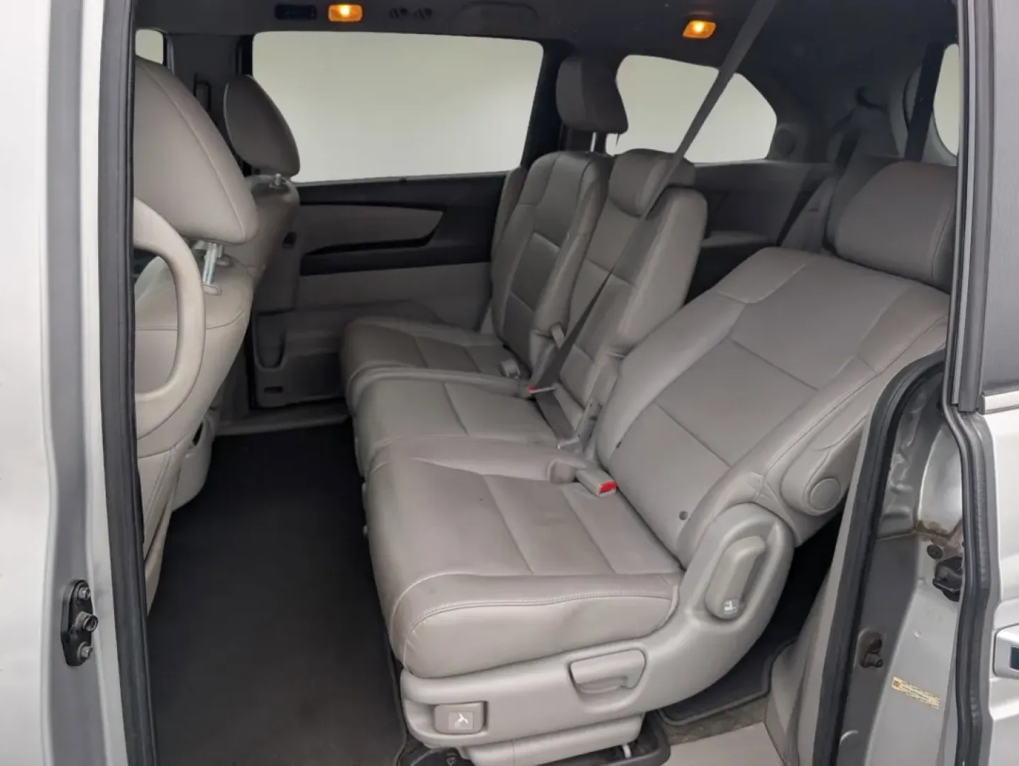 2014 Honda Odyssey Touring Elite (5FNRL5H98EB) with an Other engine, located at 5115 14th Ave., Columbus, GA, 31904, (706) 323-0345, 32.511494, -84.971046 - **Discover Your Next Adventure with the 2014 Honda Odyssey Touring Elite at Gils Auto!**<br /> <br /> Are you a growing family in need of space, comfort, and versatility for your daily adventures? Look no further! The 2014 Honda Odyssey Touring Elite, available at Gils Auto in Phenix City, AL, is th - Photo#10