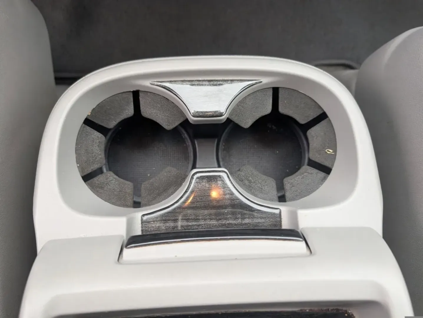 2014 Honda Odyssey Touring Elite (5FNRL5H98EB) with an Other engine, located at 5115 14th Ave., Columbus, GA, 31904, (706) 323-0345, 32.511494, -84.971046 - **Discover Your Next Adventure with the 2014 Honda Odyssey Touring Elite at Gils Auto!**<br /> <br /> Are you a growing family in need of space, comfort, and versatility for your daily adventures? Look no further! The 2014 Honda Odyssey Touring Elite, available at Gils Auto in Phenix City, AL, is th - Photo#13