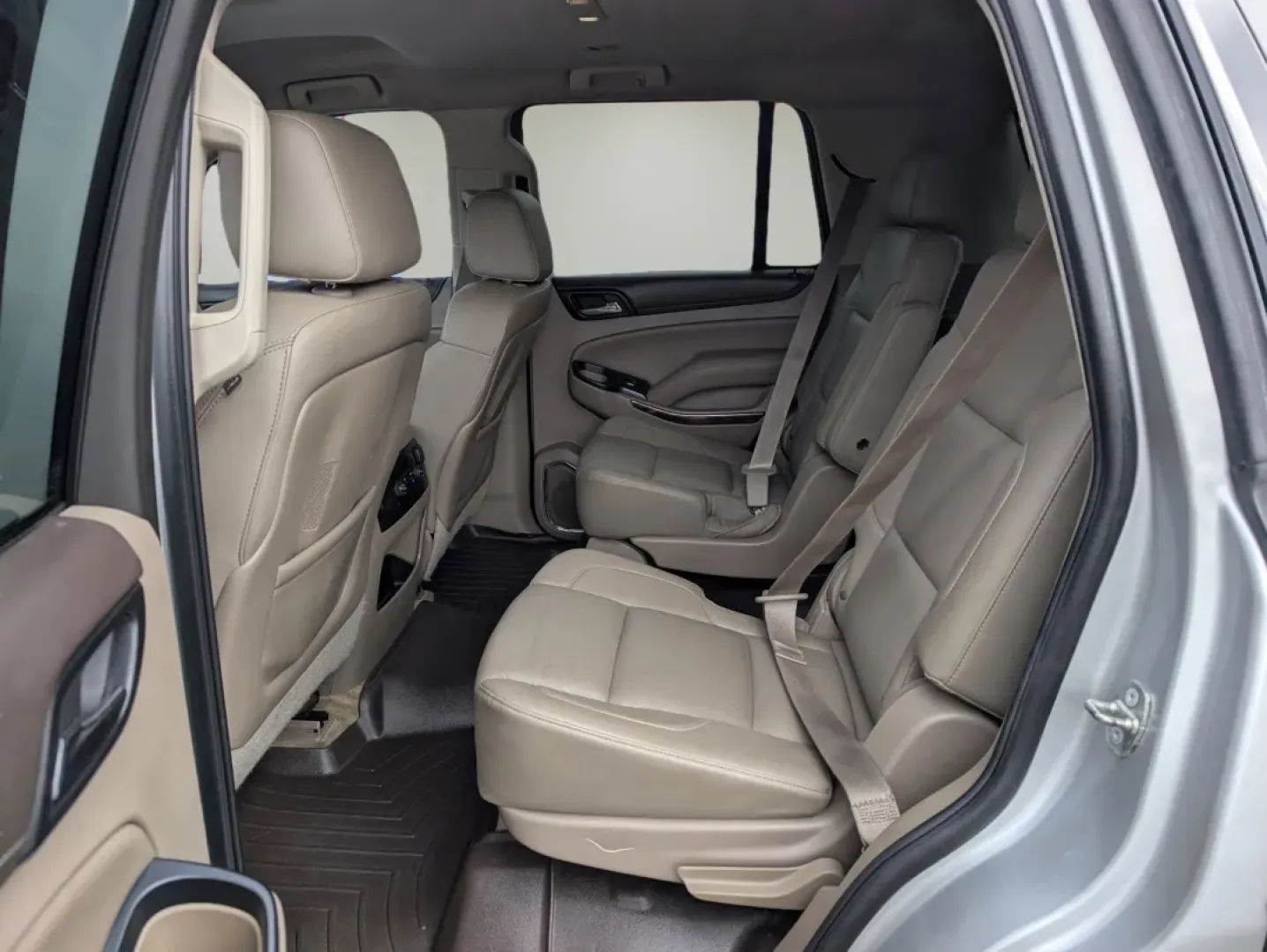 2015 /Cocoa/Dune GMC Yukon SLT (1GKS1BKC0FR) with an Other engine, located at 5115 14th Ave., Columbus, GA, 31904, (706) 323-0345, 32.511494, -84.971046 - **Adventure Awaits with This 2015 GMC Yukon SLT at Gils Auto in Phenix City, AL!**<br /> <br /> Are you searching for the perfect vehicle for family road trips, weekend adventures, or daily commutes that also provides the comfort and space you need? Look no further than this stunning 2015 GMC Yukon - Photo#10