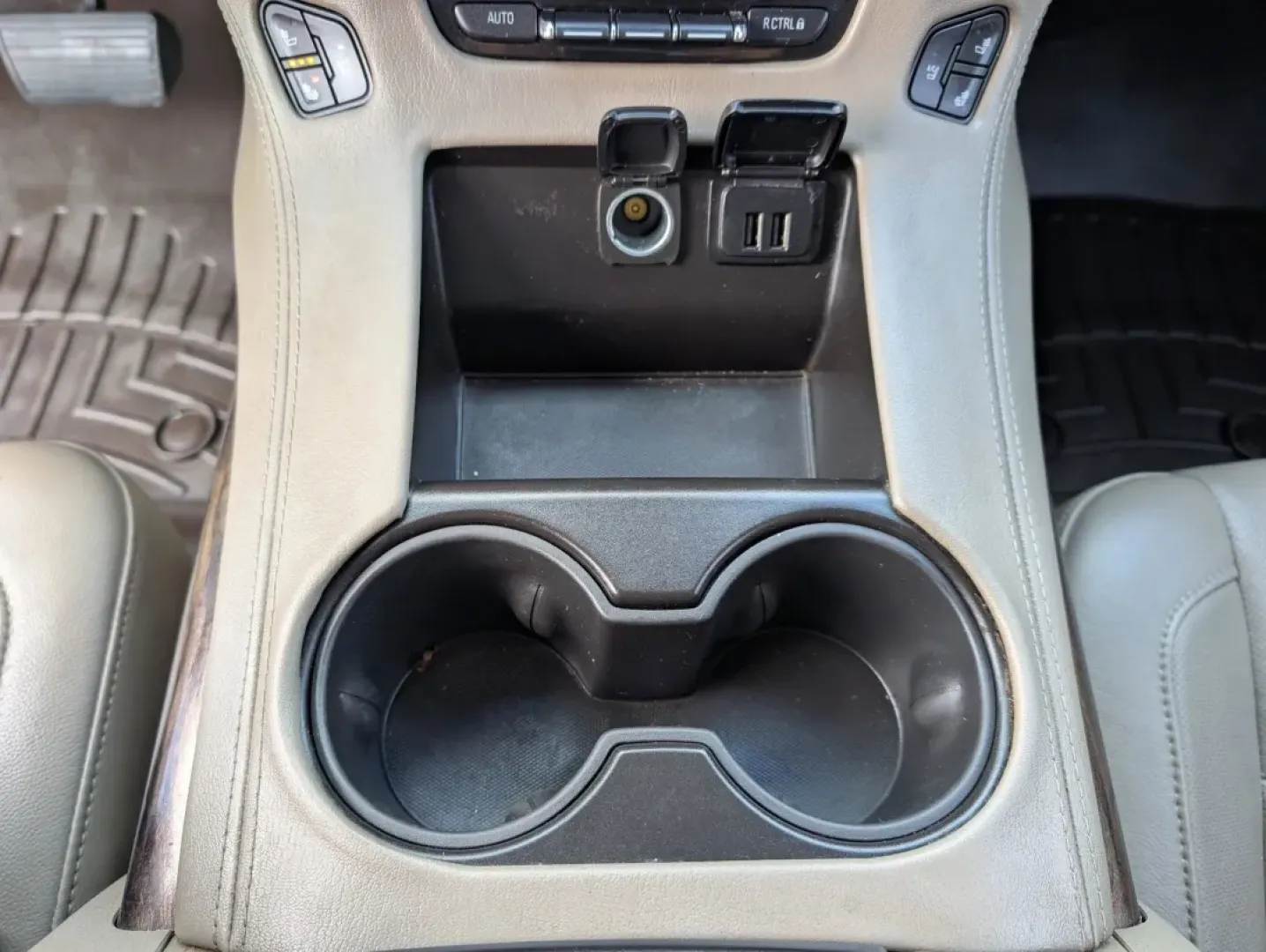 2015 /Cocoa/Dune GMC Yukon SLT (1GKS1BKC0FR) with an Other engine, located at 5115 14th Ave., Columbus, GA, 31904, (706) 323-0345, 32.511494, -84.971046 - **Adventure Awaits with This 2015 GMC Yukon SLT at Gils Auto in Phenix City, AL!**<br /> <br /> Are you searching for the perfect vehicle for family road trips, weekend adventures, or daily commutes that also provides the comfort and space you need? Look no further than this stunning 2015 GMC Yukon - Photo#13