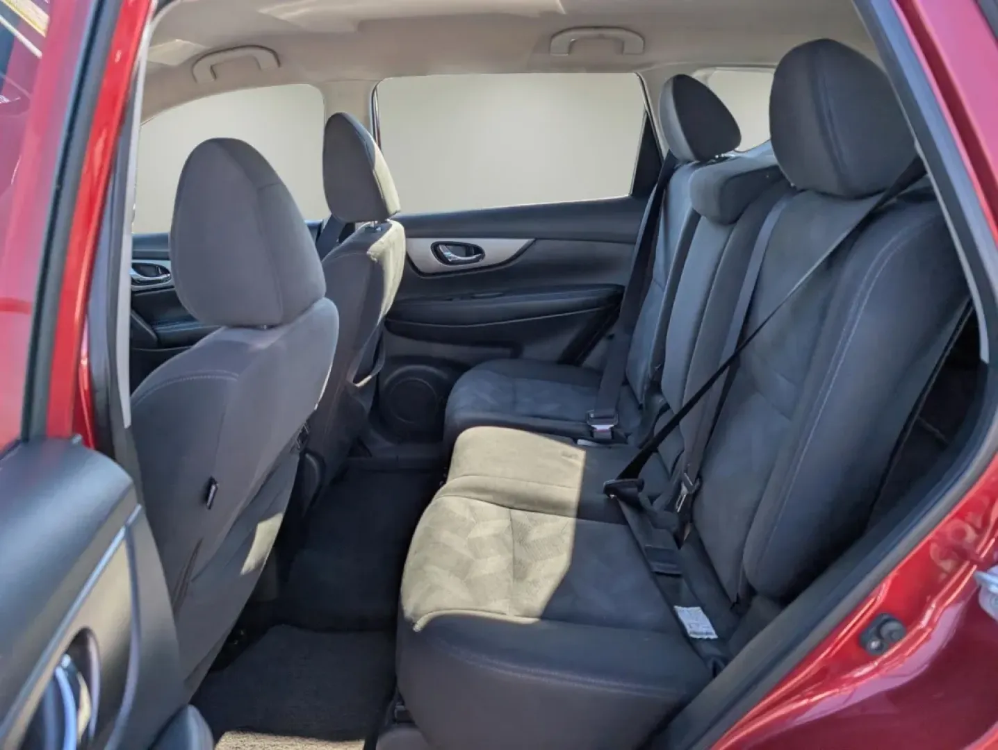 2016 /Charcoal Nissan Rogue S (KNMAT2MT2GP) with an Other engine, located at 5115 14th Ave., Columbus, GA, 31904, (706) 323-0345, 32.511494, -84.971046 - Are you ready to elevate your family road trips or daily commutes? Look no further than this stunning 2016 Nissan Rogue S, available now at Gils Auto in Phenix City, AL. With spacious interiors and advanced safety features, this SUV is perfect for growing families and budget-conscious buyers alike. - Photo#9