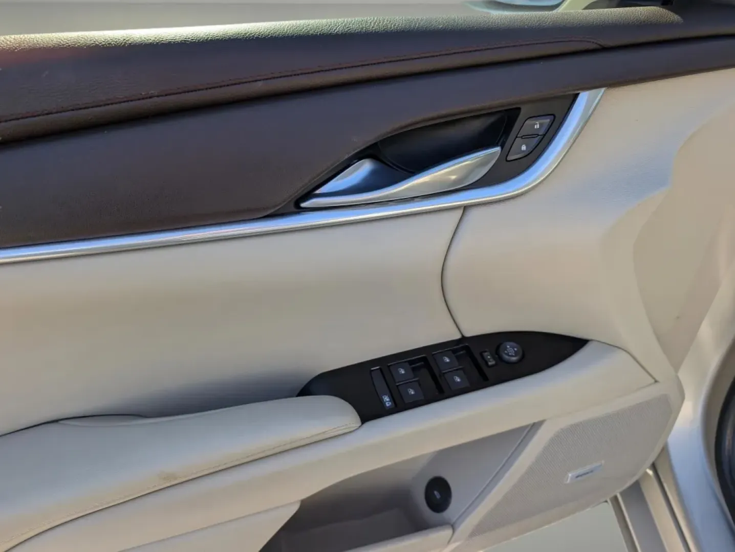 2013 /Shale/Cocoa Cadillac XTS (2G61N5S32D9) with an Other engine, located at 5115 14th Ave., Columbus, GA, 31904, (706) 323-0345, 32.511494, -84.971046 - **Elevate Your Daily Drive with the 2013 Cadillac XTS at Gils Auto - Phenix City!**<br /> <br /> Imagine a vehicle that seamlessly blends luxury and practicality-perfect for your daily commute, weekend adventures, or simply cruising through Phenix City. The 2013 Cadillac XTS stands as a symbol of co - Photo#8