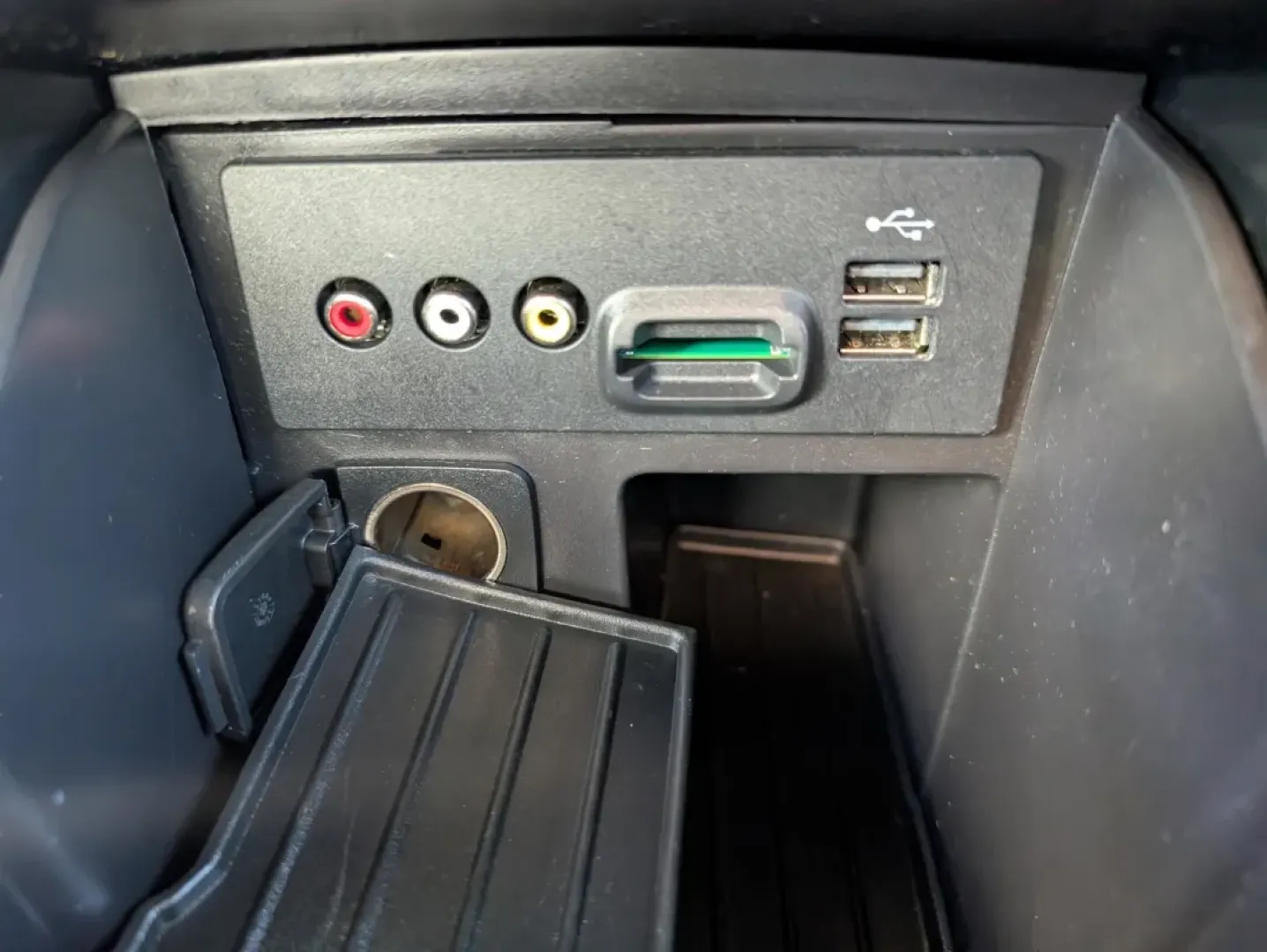 2013 Ford Explorer XLT (1FM5K7D83DG) with an Other engine, located at 5115 14th Ave., Columbus, GA, 31904, (706) 323-0345, 32.511494, -84.971046 - **Explore New Adventures with the 2013 Ford Explorer XLT from Gils Auto!**<br /> <br /> Are you ready to elevate your driving experience? If you're seeking a versatile vehicle that combines family-friendly comfort, cutting-edge technology, and rugged capability, look no further than this stunning 20 - Photo#15