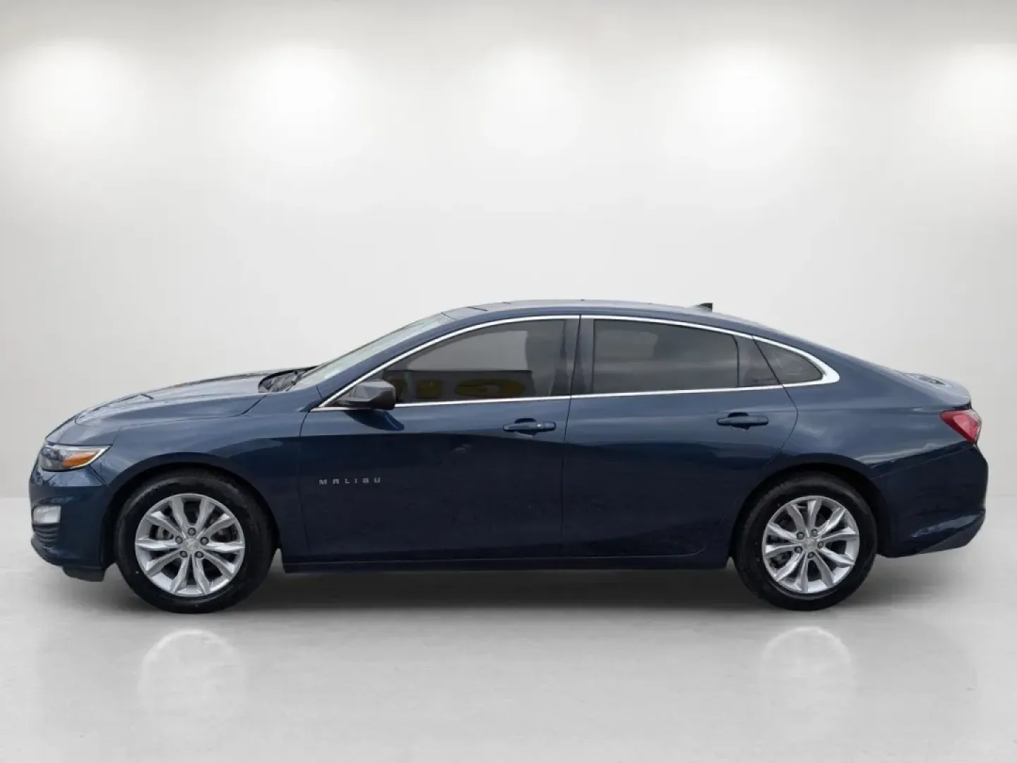 2021 /Jet Black Chevrolet Malibu LT (1G1ZD5ST7MF) with an Other engine, located at 5115 14th Ave., Columbus, GA, 31904, (706) 323-0345, 32.511494, -84.971046 - **Discover Unmatched Comfort and Safety with the 2021 Chevrolet Malibu LT at Gils Auto!** <br /> <br /> Are you in search of a reliable sedan that blends style, comfort, and cutting-edge technology? Look no further than the 2021 Chevrolet Malibu LT, available now at Gils Auto, your trusted Buy Here - Photo#7