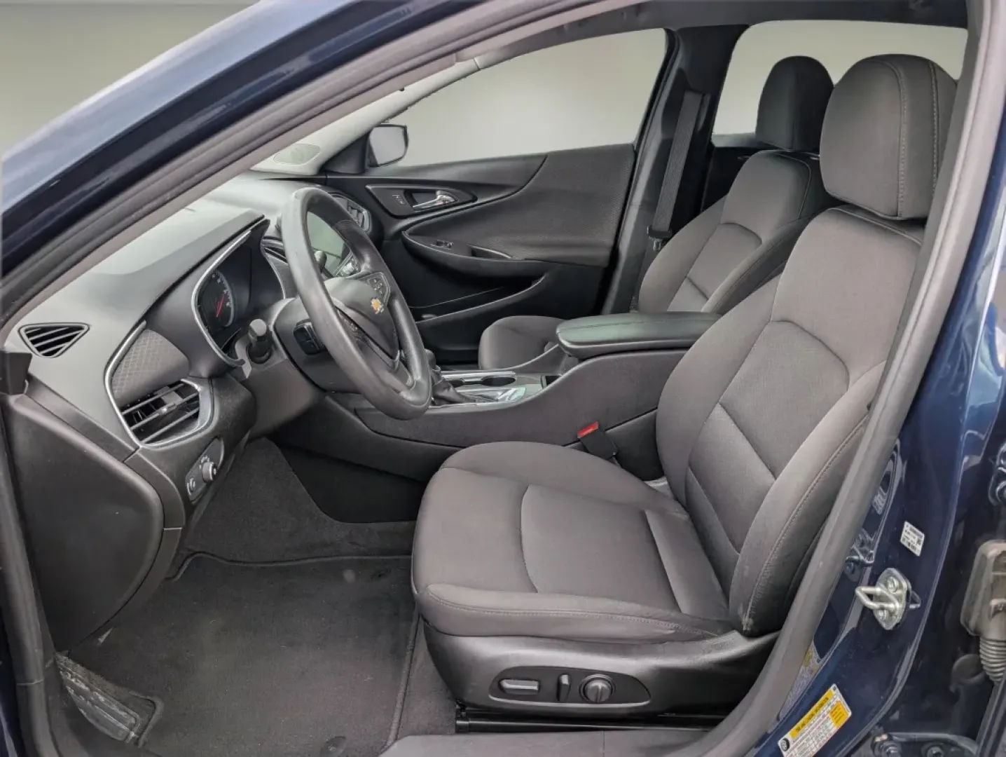 2021 /Jet Black Chevrolet Malibu LT (1G1ZD5ST7MF) with an Other engine, located at 5115 14th Ave., Columbus, GA, 31904, (706) 323-0345, 32.511494, -84.971046 - **Discover Unmatched Comfort and Safety with the 2021 Chevrolet Malibu LT at Gils Auto!** <br /> <br /> Are you in search of a reliable sedan that blends style, comfort, and cutting-edge technology? Look no further than the 2021 Chevrolet Malibu LT, available now at Gils Auto, your trusted Buy Here - Photo#8