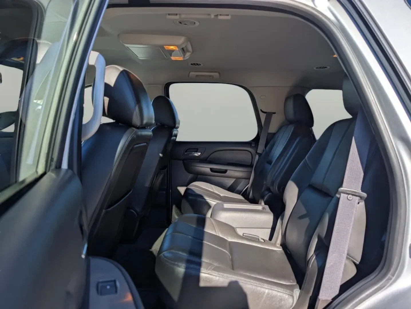 2013 /Ebony Chevrolet Tahoe LT (1GNSCBE03DR) with an Other engine, located at 5115 14th Ave., Columbus, GA, 31904, (706) 323-0345, 32.511494, -84.971046 - **Explore the Open Road with the 2013 Chevrolet Tahoe LT - Perfect for Adventure and Family Life!**<br /> <br /> Are you on the lookout for a versatile SUV that fits seamlessly into your family's lifestyle while also providing a thrilling driving experience? Look no further than this stunning 2013 C - Photo#9