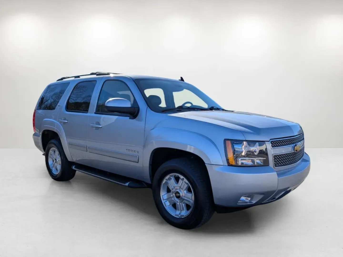 2013 /Ebony Chevrolet Tahoe LT (1GNSCBE03DR) with an Other engine, located at 5115 14th Ave., Columbus, GA, 31904, (706) 323-0345, 32.511494, -84.971046 - **Explore the Open Road with the 2013 Chevrolet Tahoe LT - Perfect for Adventure and Family Life!**<br /> <br /> Are you on the lookout for a versatile SUV that fits seamlessly into your family's lifestyle while also providing a thrilling driving experience? Look no further than this stunning 2013 C - Photo#2