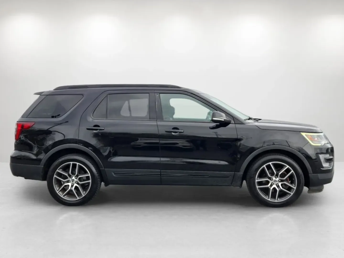 2017 Ford Explorer Sport (1FM5K8GT2HG) with an Other engine, located at 5115 14th Ave., Columbus, GA, 31904, (706) 323-0345, 32.511494, -84.971046 - Are you ready to elevate your family's adventures with the 2017 Ford Explorer Sport? Perfectly designed for those who crave both style and functionality, this versatile SUV is an ideal companion for weekend getaways or daily commutes. At Gils Auto in Phenix City, AL, we offer this stunning vehicle a - Photo#4