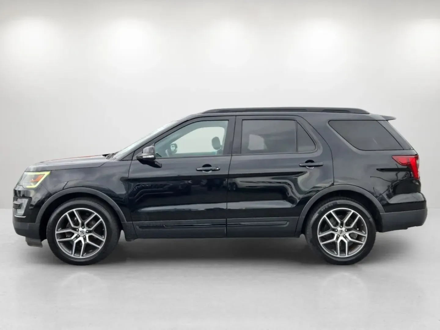 2017 Ford Explorer Sport (1FM5K8GT2HG) with an Other engine, located at 5115 14th Ave., Columbus, GA, 31904, (706) 323-0345, 32.511494, -84.971046 - Are you ready to elevate your family's adventures with the 2017 Ford Explorer Sport? Perfectly designed for those who crave both style and functionality, this versatile SUV is an ideal companion for weekend getaways or daily commutes. At Gils Auto in Phenix City, AL, we offer this stunning vehicle a - Photo#8