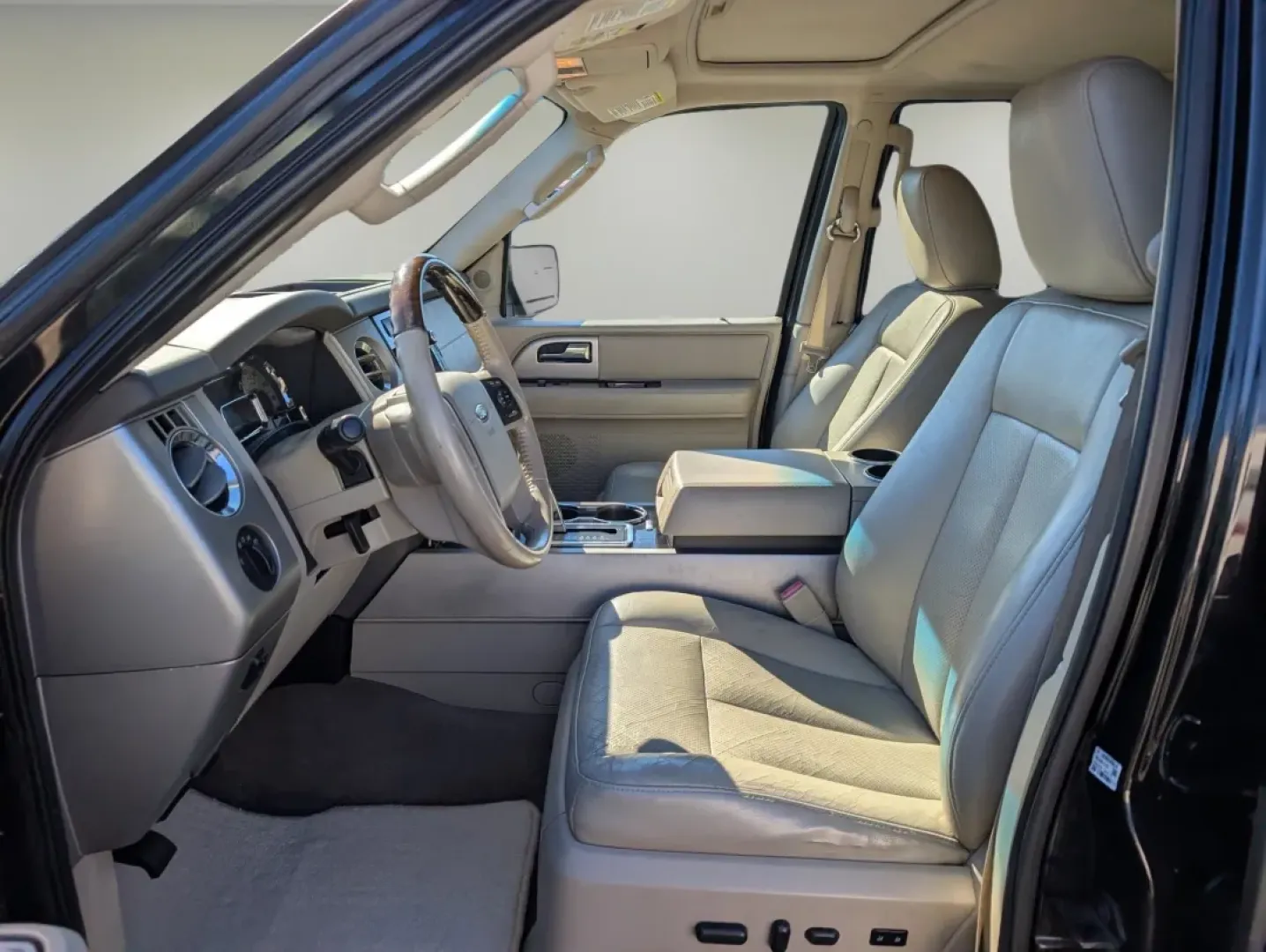 2014 Ford Expedition EL Limited (1FMJK1K51EE) with an Other engine, located at 5115 14th Ave., Columbus, GA, 31904, (706) 323-0345, 32.511494, -84.971046 - **Explore New Adventures with the 2014 Ford Expedition EL Limited!**<br /> <br /> Are you ready to elevate your family outings or weekend adventures? Look no further than this stunning 2014 Ford Expedition EL Limited, now available at Gils Auto in Phenix City, AL. This rugged SUV is perfect for grow - Photo#9