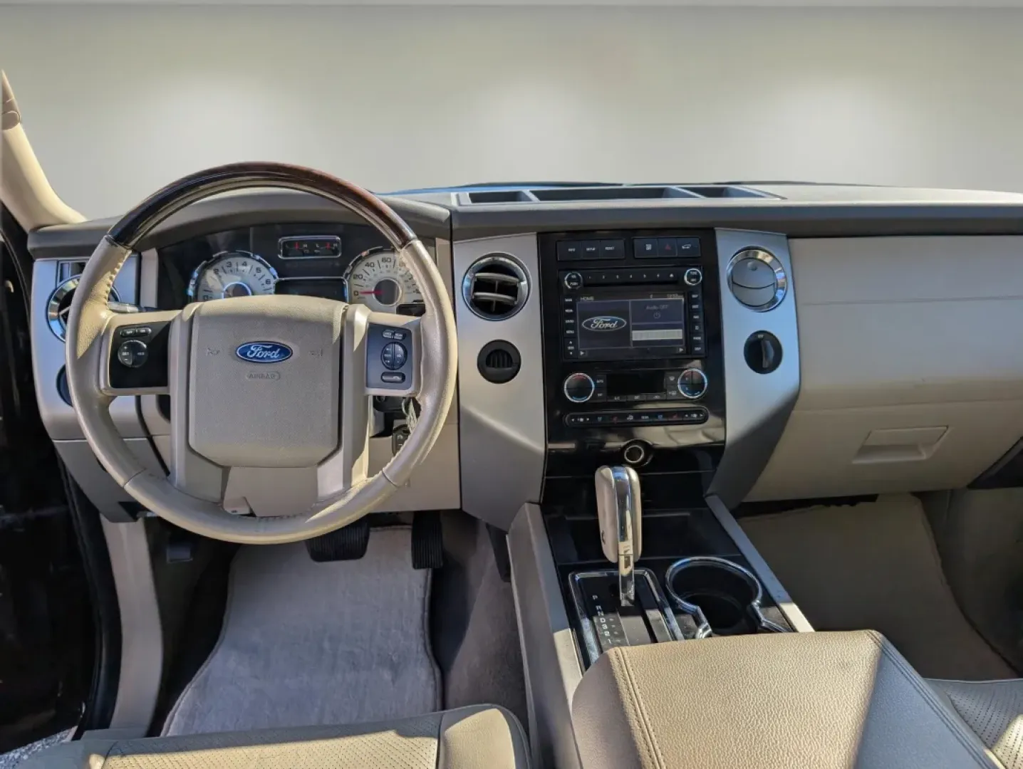 2014 Ford Expedition EL Limited (1FMJK1K51EE) with an Other engine, located at 5115 14th Ave., Columbus, GA, 31904, (706) 323-0345, 32.511494, -84.971046 - **Explore New Adventures with the 2014 Ford Expedition EL Limited!**<br /> <br /> Are you ready to elevate your family outings or weekend adventures? Look no further than this stunning 2014 Ford Expedition EL Limited, now available at Gils Auto in Phenix City, AL. This rugged SUV is perfect for grow - Photo#12