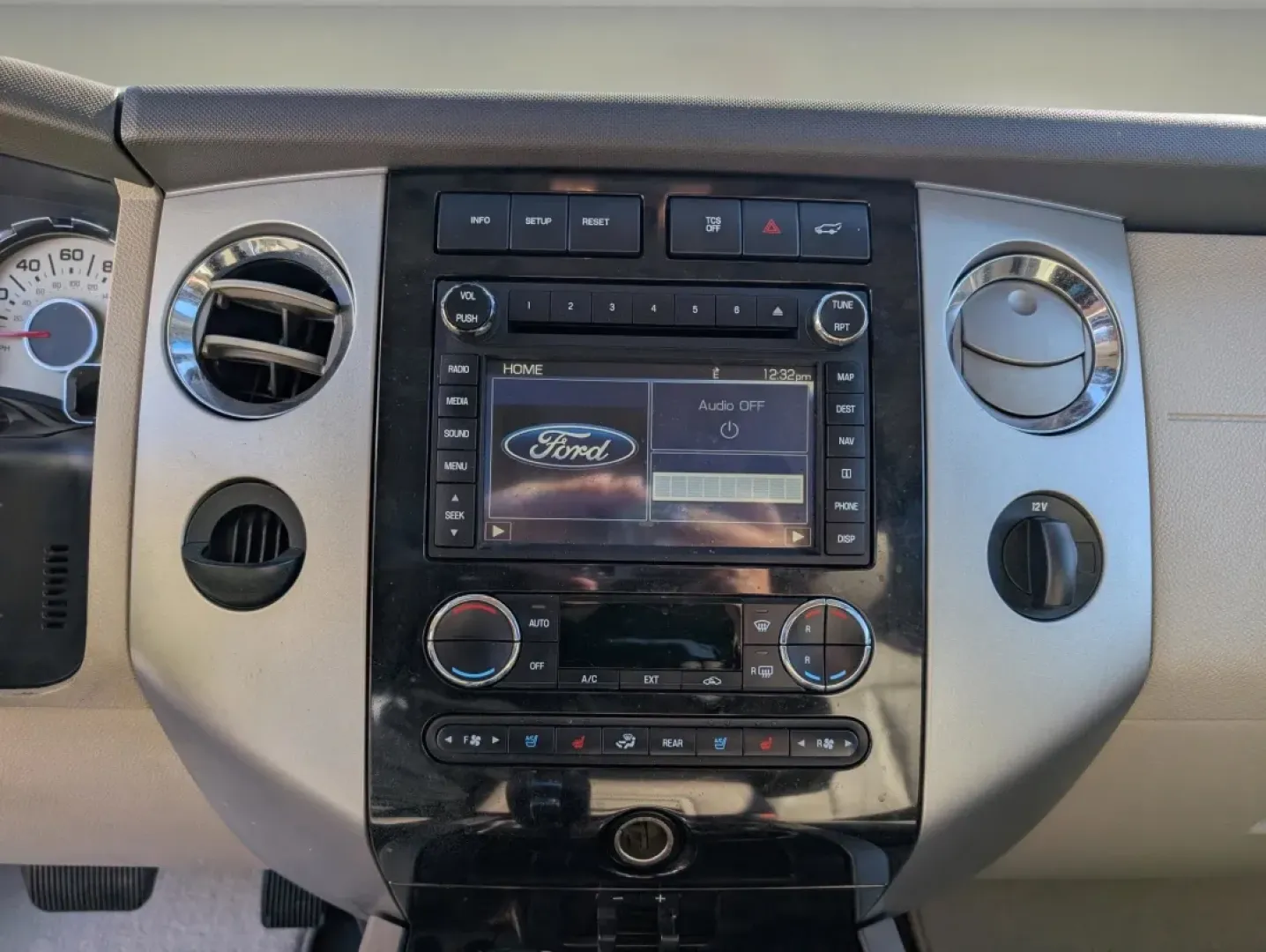 2014 Ford Expedition EL Limited (1FMJK1K51EE) with an Other engine, located at 5115 14th Ave., Columbus, GA, 31904, (706) 323-0345, 32.511494, -84.971046 - **Explore New Adventures with the 2014 Ford Expedition EL Limited!**<br /> <br /> Are you ready to elevate your family outings or weekend adventures? Look no further than this stunning 2014 Ford Expedition EL Limited, now available at Gils Auto in Phenix City, AL. This rugged SUV is perfect for grow - Photo#14