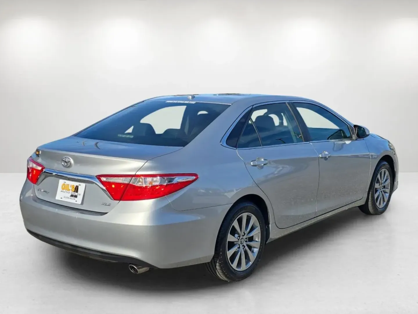 2016 /Black Toyota Camry XLE (4T1BF1FK0GU) with an Other engine, located at 5115 14th Ave., Columbus, GA, 31904, (706) 323-0345, 32.511494, -84.971046 - **Experience the Perfect Blend of Comfort and Reliability with this 2016 Toyota Camry XLE!**<br /> <br /> Are you in the market for a reliable sedan that effortlessly combines style, comfort, and advanced technology? Look no further than this stunning 2016 Toyota Camry XLE, perfect for those who val - Photo#5