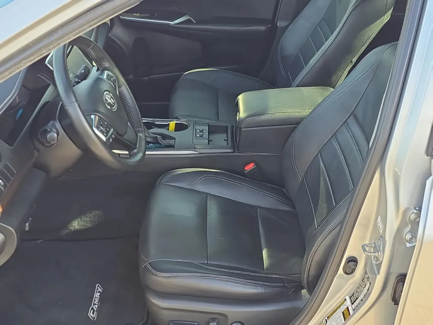 2016 /Black Toyota Camry XLE (4T1BF1FK0GU) with an Other engine, located at 5115 14th Ave., Columbus, GA, 31904, (706) 323-0345, 32.511494, -84.971046 - **Experience the Perfect Blend of Comfort and Reliability with this 2016 Toyota Camry XLE!**<br /> <br /> Are you in the market for a reliable sedan that effortlessly combines style, comfort, and advanced technology? Look no further than this stunning 2016 Toyota Camry XLE, perfect for those who val - Photo#12