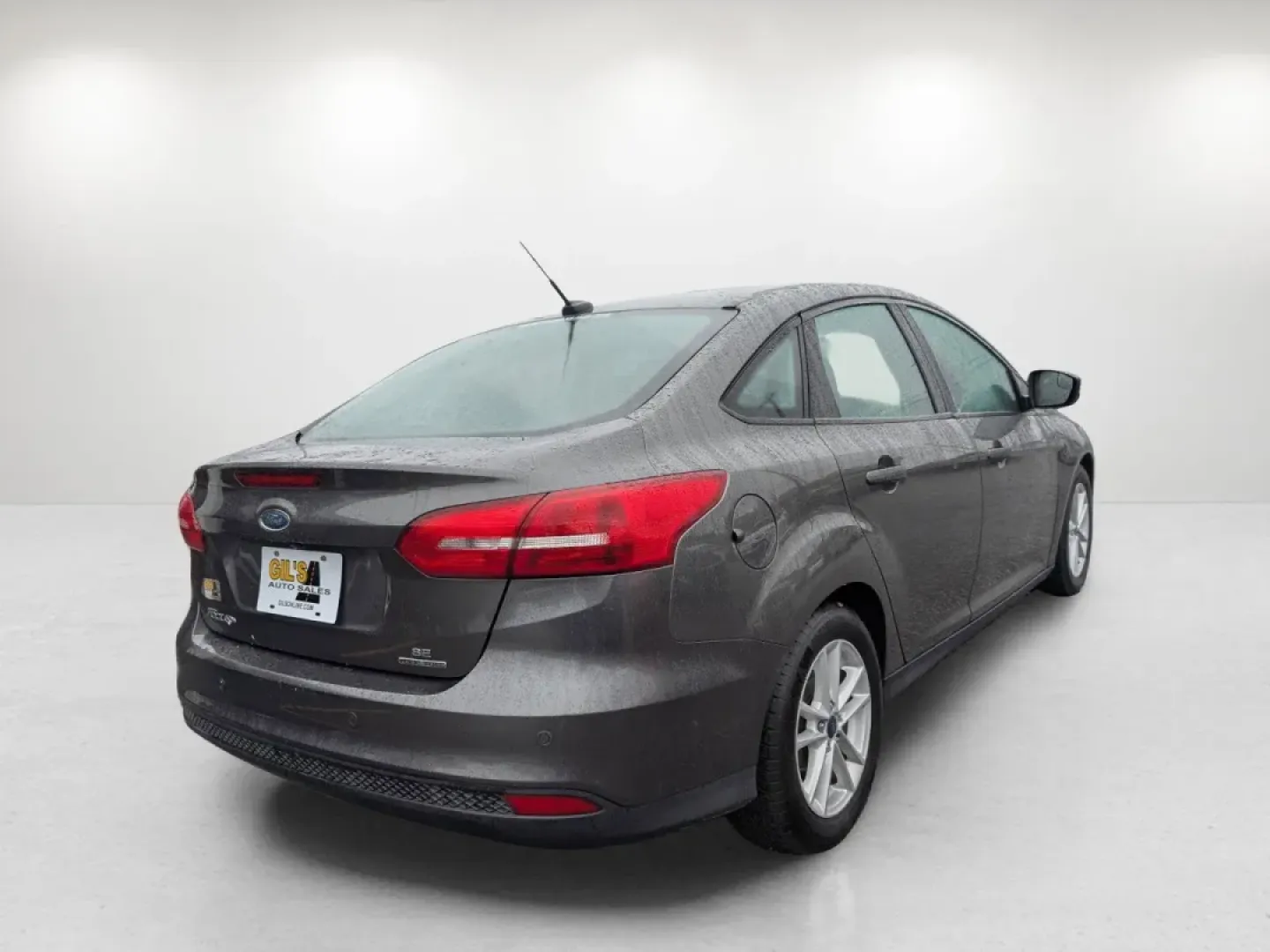 2015 Ford Focus SE (1FADP3F23FL) with an Other engine, located at 804 22nd Ave, Phenix City, AL, 36870, (334) 297-1860, 32.484749, -85.024475 - **Your Perfect Daily Companion: 2015 Ford Focus SE at Gils Auto in Phenix City, AL**<br /> <br /> Are you searching for a fuel-efficient sedan that effortlessly balances comfort and style? Look no further than this 2015 Ford Focus SE, a versatile vehicle that's perfect for daily commutes, family out - Photo#4