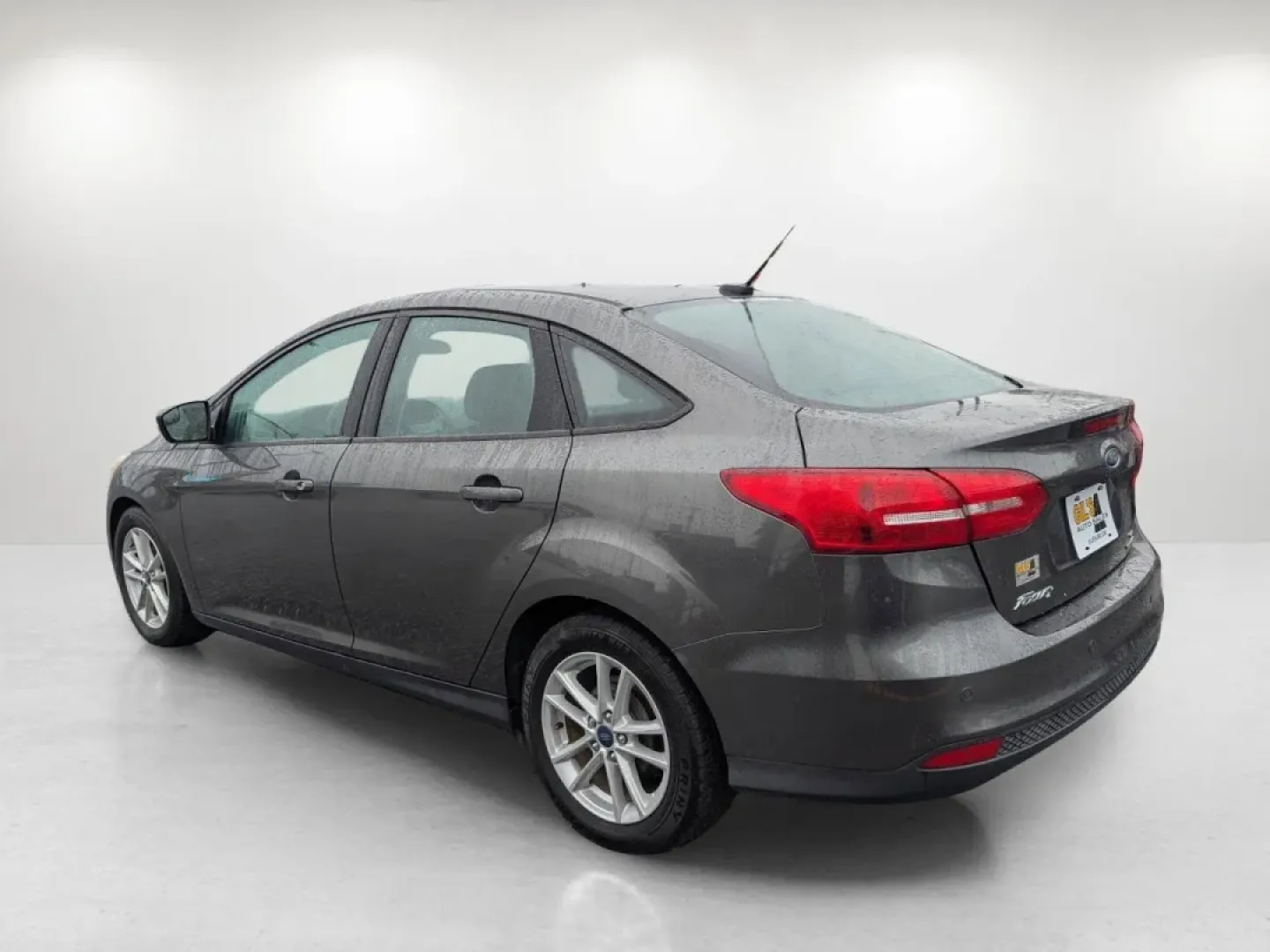 2015 Ford Focus SE (1FADP3F23FL) with an Other engine, located at 804 22nd Ave, Phenix City, AL, 36870, (334) 297-1860, 32.484749, -85.024475 - **Your Perfect Daily Companion: 2015 Ford Focus SE at Gils Auto in Phenix City, AL**<br /> <br /> Are you searching for a fuel-efficient sedan that effortlessly balances comfort and style? Look no further than this 2015 Ford Focus SE, a versatile vehicle that's perfect for daily commutes, family out - Photo#6