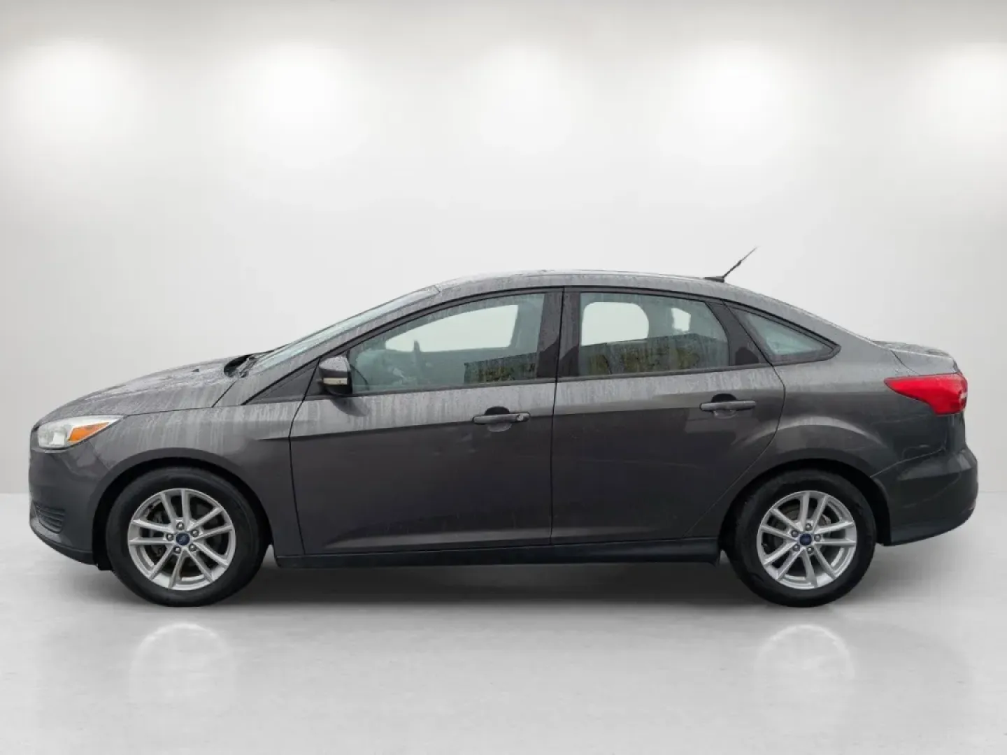 2015 Ford Focus SE (1FADP3F23FL) with an Other engine, located at 804 22nd Ave, Phenix City, AL, 36870, (334) 297-1860, 32.484749, -85.024475 - **Your Perfect Daily Companion: 2015 Ford Focus SE at Gils Auto in Phenix City, AL**<br /> <br /> Are you searching for a fuel-efficient sedan that effortlessly balances comfort and style? Look no further than this 2015 Ford Focus SE, a versatile vehicle that's perfect for daily commutes, family out - Photo#7