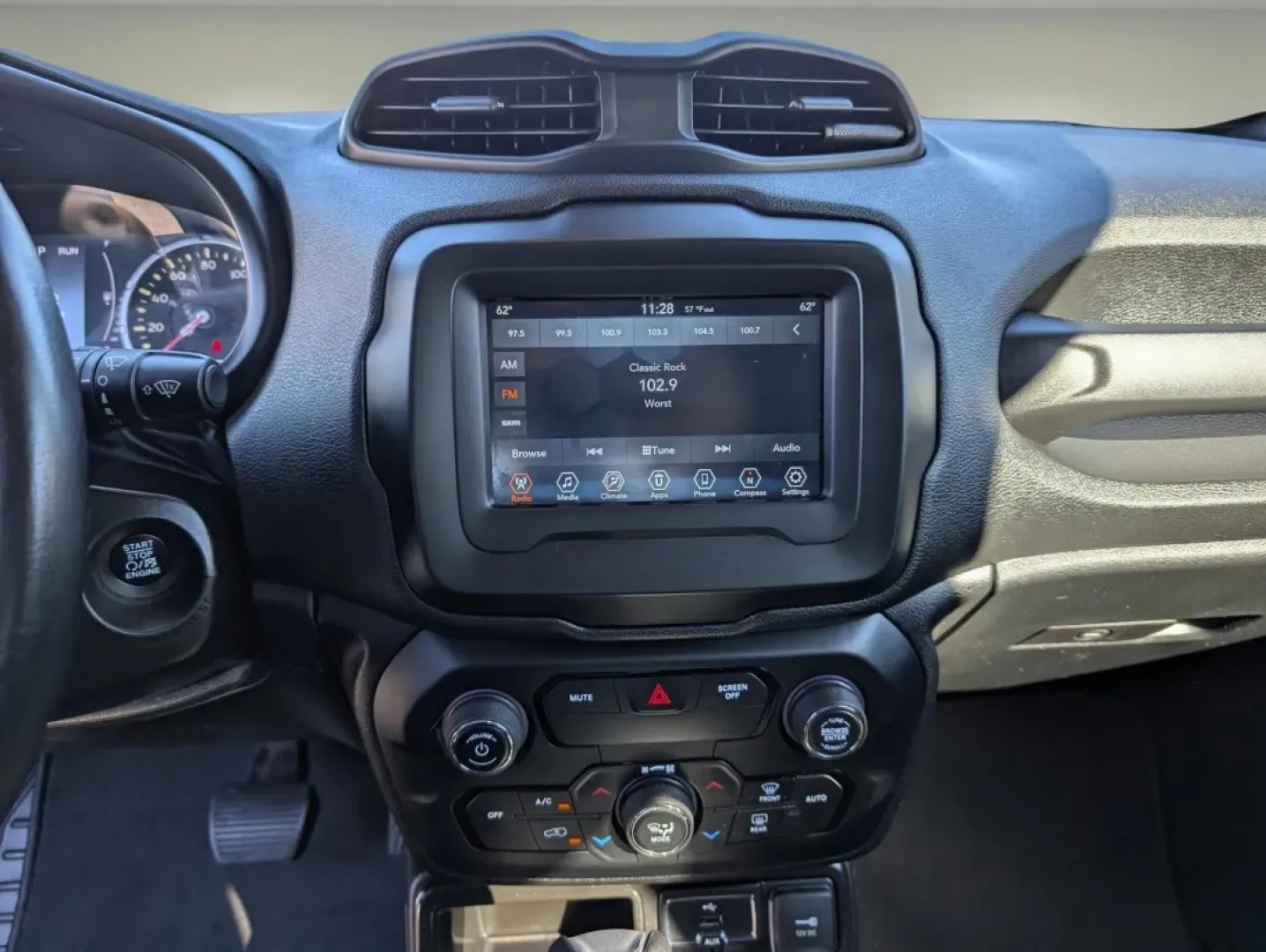 2020 /Black Jeep Renegade Altitude (ZACNJABB3LP) with an Other engine, located at 804 22nd Ave, Phenix City, AL, 36870, (334) 297-1860, 32.484749, -85.024475 - **Discover Your Next Adventure with the 2020 Jeep Renegade Altitude at Gils Auto - Phenix City #2!**<br /> <br /> Are you ready to elevate your driving experience? Whether you're a growing family in search of a reliable vehicle for school runs and weekend adventures, or a commuter seeking a stylish - Photo#14