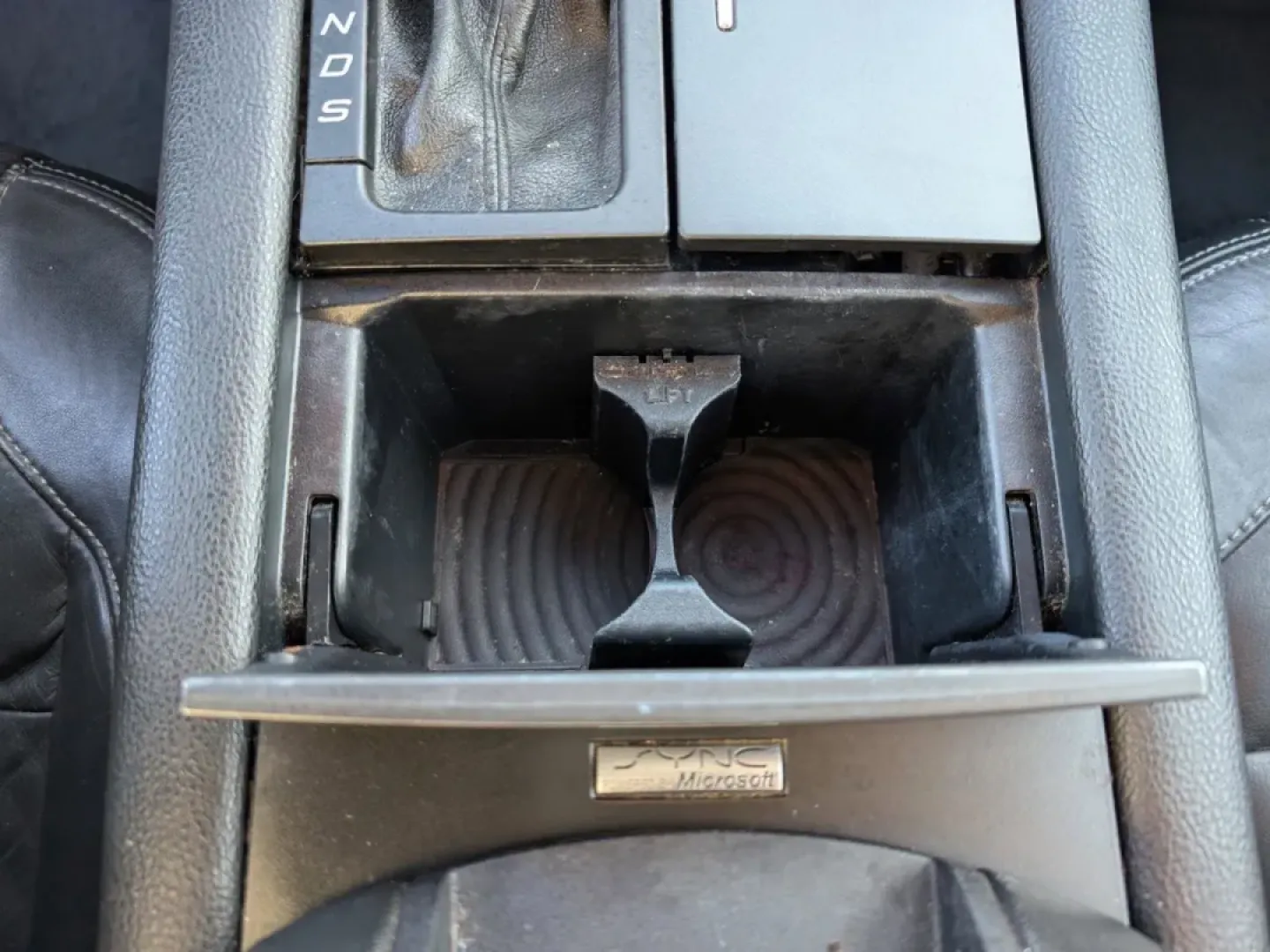 2013 Ford Taurus SEL (1FAHP2E83DG) with an Other engine, located at 1430 Gateway Drive, Opelika, AL, 36801, (334) 239-0944, 32.637871, -85.409790 - Are you on the hunt for a reliable sedan that combines comfort, performance, and affordability? Look no further! At Gils Auto in Phenix City, AL, we have just the vehicle for you: a 2013 Ford Taurus SEL that is not only perfect for daily commuting but also great for family outings, weekend adventure - Photo#12