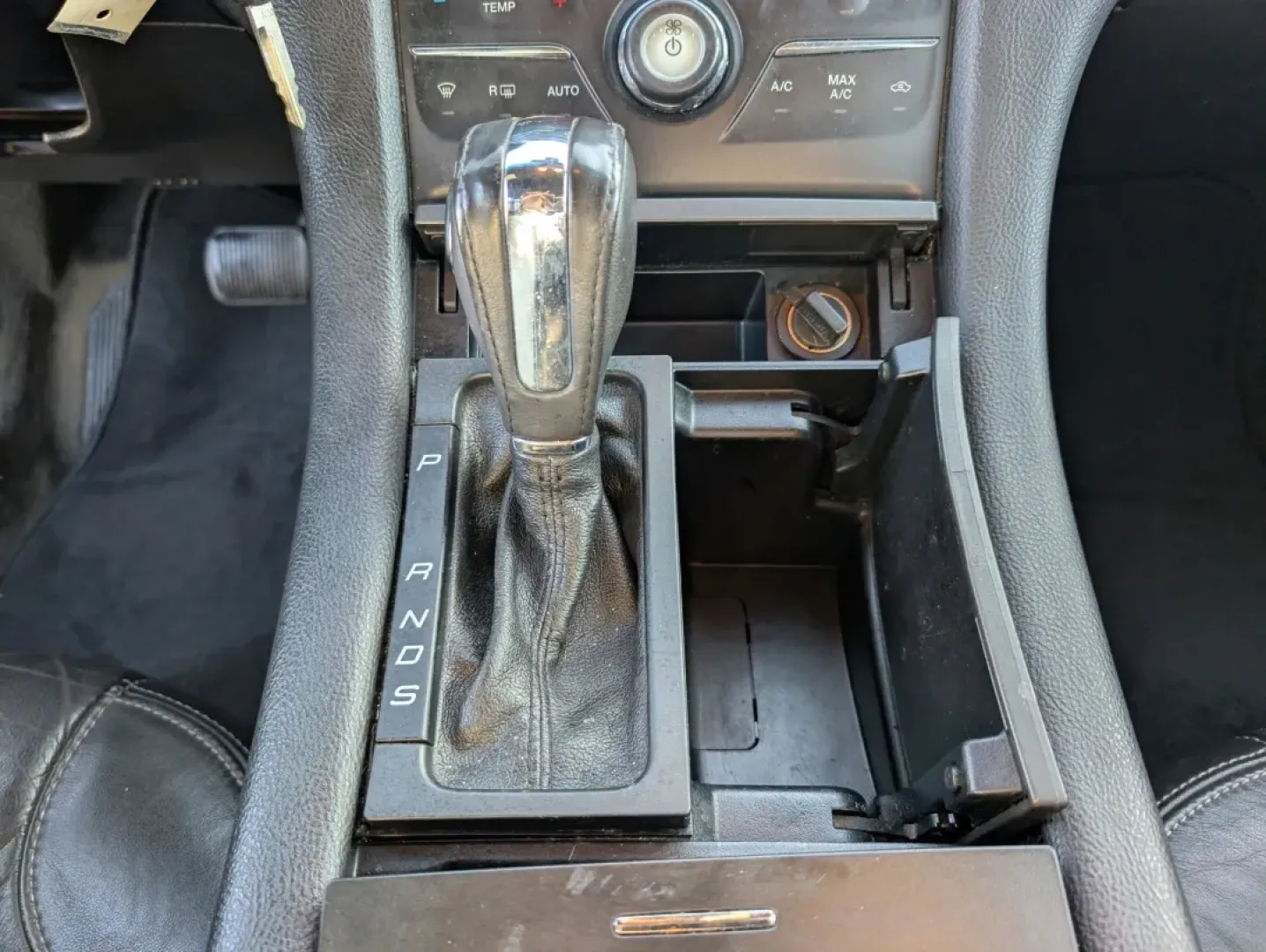 2013 Ford Taurus SEL (1FAHP2E83DG) with an Other engine, located at 804 22nd Ave, Phenix City, AL, 36870, (334) 297-1860, 32.484749, -85.024475 - Are you on the hunt for a reliable sedan that combines comfort, performance, and affordability? Look no further! At Gils Auto in Phenix City, AL, we have just the vehicle for you: a 2013 Ford Taurus SEL that is not only perfect for daily commuting but also great for family outings, weekend adventure - Photo#13