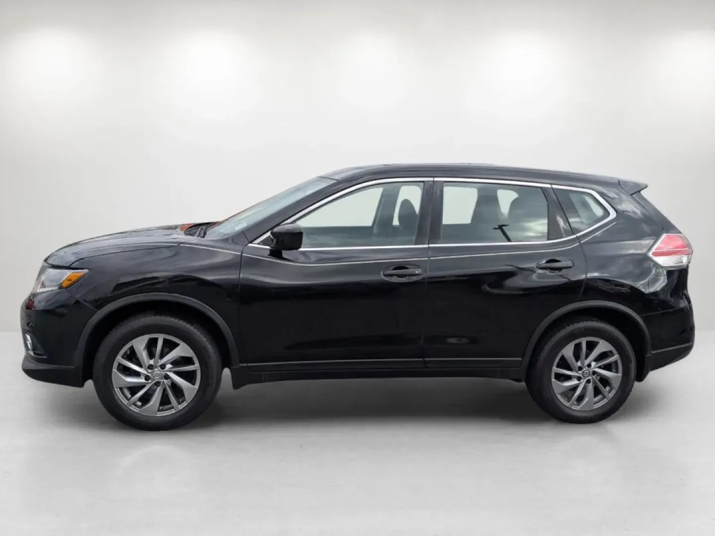 2016 /Charcoal Nissan Rogue S (KNMAT2MV3GP) with an Other engine, located at 5115 14th Ave., Columbus, GA, 31904, (706) 323-0345, 32.511494, -84.971046 - **Discover Your Adventure with the 2016 Nissan Rogue Perfect for Family Getaways and Daily Adventures!**<br /> <br /> Are you on the lookout for a versatile and reliable SUV that fits seamlessly into your lifestyle? Look no further than this stunning 2016 Nissan Rogue S! Whether you're a growing fa - Photo#7