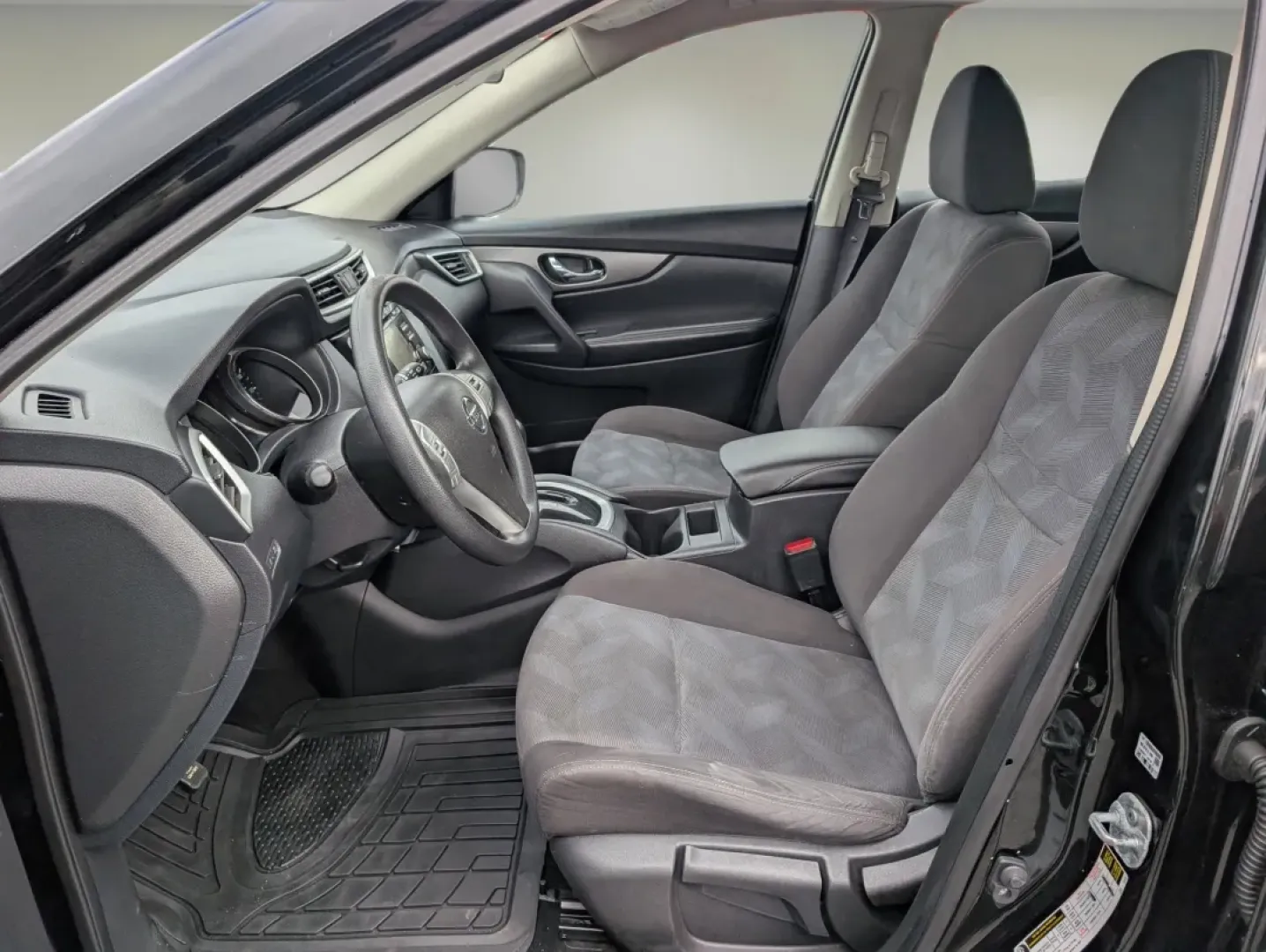 2016 /Charcoal Nissan Rogue S (KNMAT2MV3GP) with an Other engine, located at 804 22nd Ave, Phenix City, AL, 36870, (334) 297-1860, 32.484749, -85.024475 - **Discover Your Adventure with the 2016 Nissan Rogue Perfect for Family Getaways and Daily Adventures!**<br /> <br /> Are you on the lookout for a versatile and reliable SUV that fits seamlessly into your lifestyle? Look no further than this stunning 2016 Nissan Rogue S! Whether you're a growing fa - Photo#8