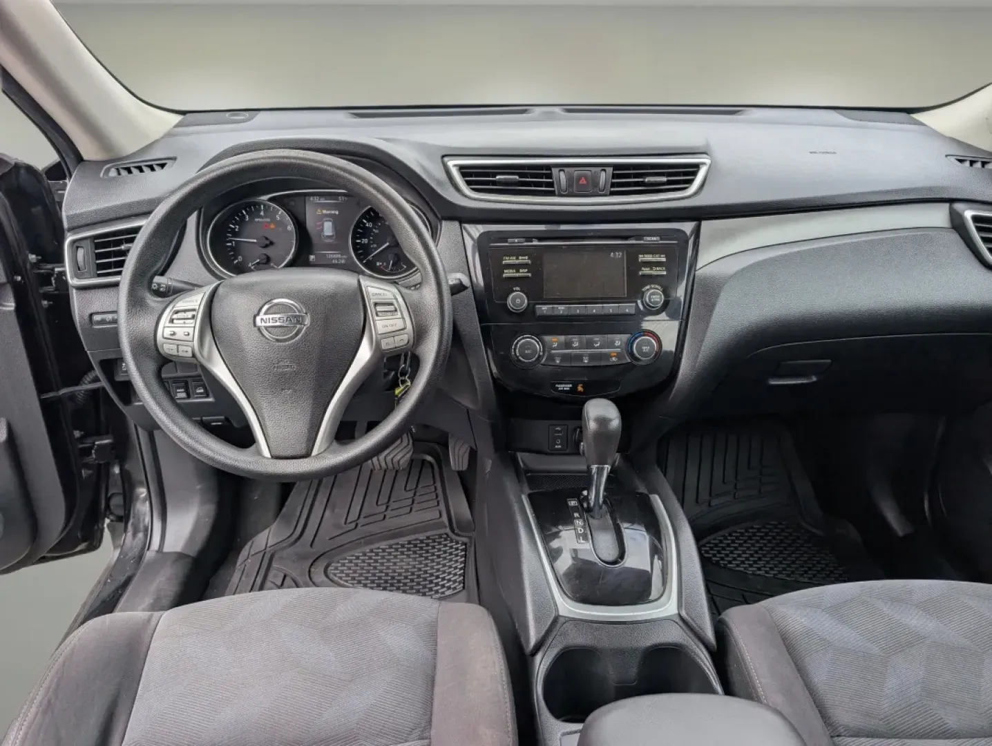 2016 /Charcoal Nissan Rogue S (KNMAT2MV3GP) with an Other engine, located at 804 22nd Ave, Phenix City, AL, 36870, (334) 297-1860, 32.484749, -85.024475 - **Discover Your Adventure with the 2016 Nissan Rogue Perfect for Family Getaways and Daily Adventures!**<br /> <br /> Are you on the lookout for a versatile and reliable SUV that fits seamlessly into your lifestyle? Look no further than this stunning 2016 Nissan Rogue S! Whether you're a growing fa - Photo#10