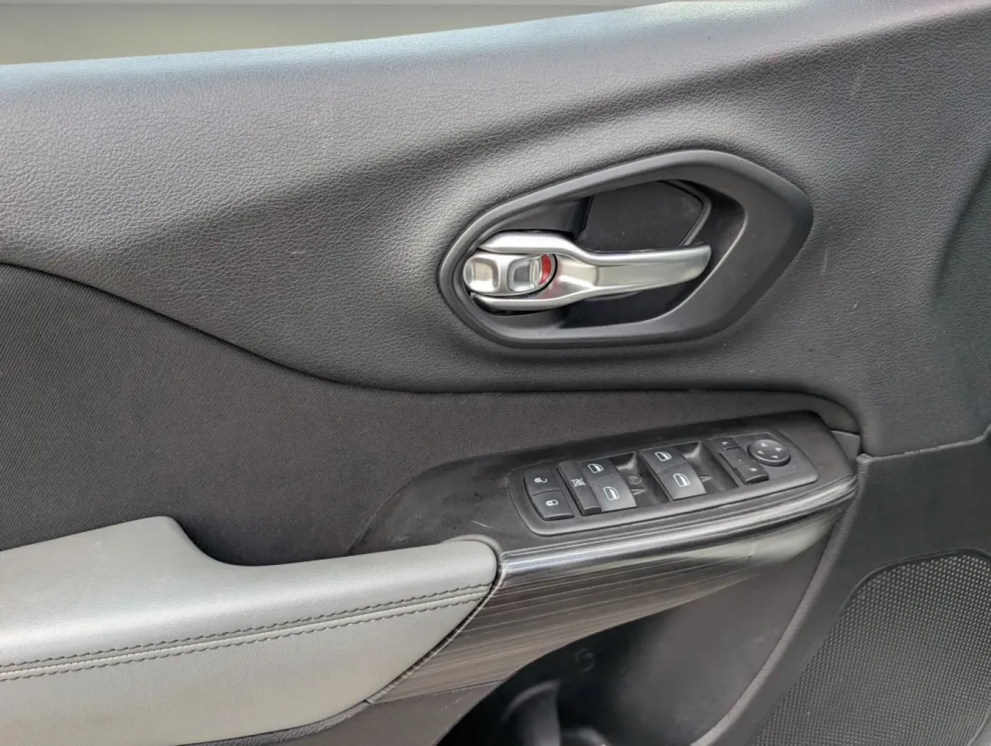 2014 /Black/Iceland Gray Jeep Cherokee Sport (1C4PJLAB4EW) with an Other engine, located at 804 22nd Ave, Phenix City, AL, 36870, (334) 297-1860, 32.484749, -85.024475 - **Explore Adventure with the 2014 Jeep Cherokee Sport at Gils Auto Your Destination for Reliable Vehicles!**<br /> <br /> Are you ready to elevate your lifestyle with a versatile vehicle that meets the demands of daily life and weekend adventures? Look no further than the 2014 Jeep Cherokee Sport, - Photo#8