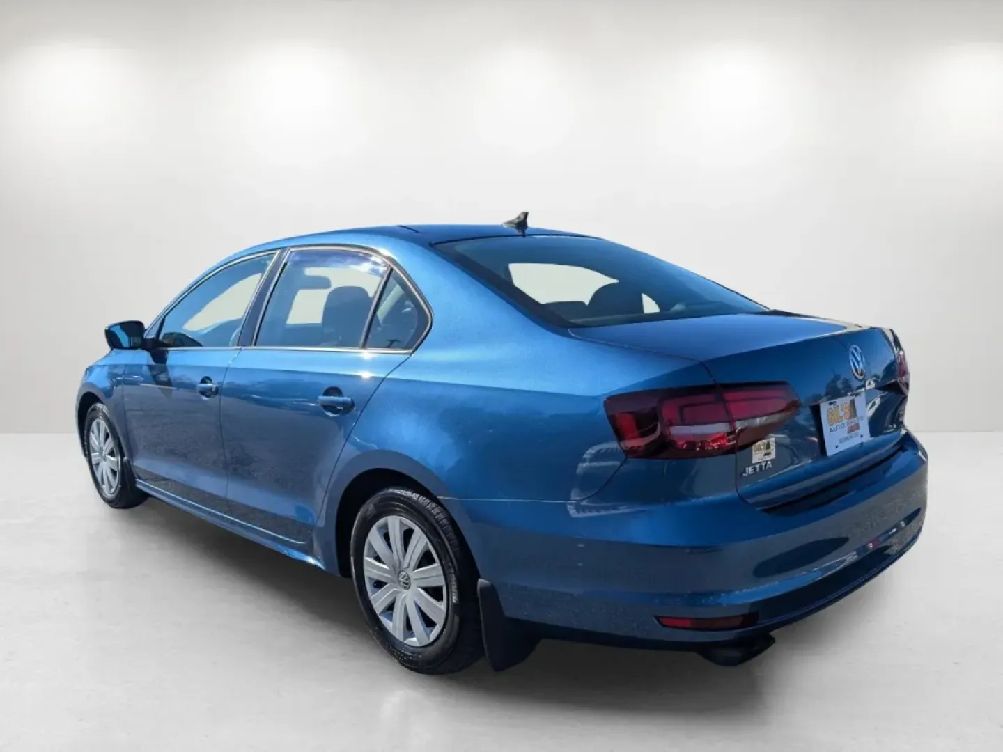 2016 Volkswagen Jetta 1.4T S (3VW267AJ1GM) with an Other engine, located at 1430 Gateway Drive, Opelika, AL, 36801, (334) 239-0944, 32.637871, -85.409790 - **Discover Your Next Adventure in a 2016 Volkswagen Jetta at Gils Auto Phenix City!**<br /> <br /> Are you looking for a dependable sedan that seamlessly balances style, efficiency, and comfort for your daily commutes or weekend getaways? Look no further than this stunning 2016 Volkswagen Jetta 1.4 - Photo#5