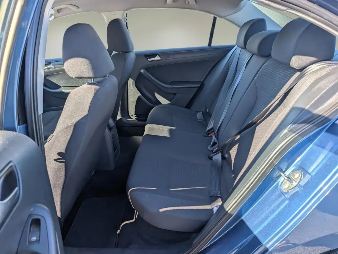 2016 Volkswagen Jetta 1.4T S (3VW267AJ1GM) with an Other engine, located at 1430 Gateway Drive, Opelika, AL, 36801, (334) 239-0944, 32.637871, -85.409790 - **Discover Your Next Adventure in a 2016 Volkswagen Jetta at Gils Auto Phenix City!**<br /> <br /> Are you looking for a dependable sedan that seamlessly balances style, efficiency, and comfort for your daily commutes or weekend getaways? Look no further than this stunning 2016 Volkswagen Jetta 1.4 - Photo#9