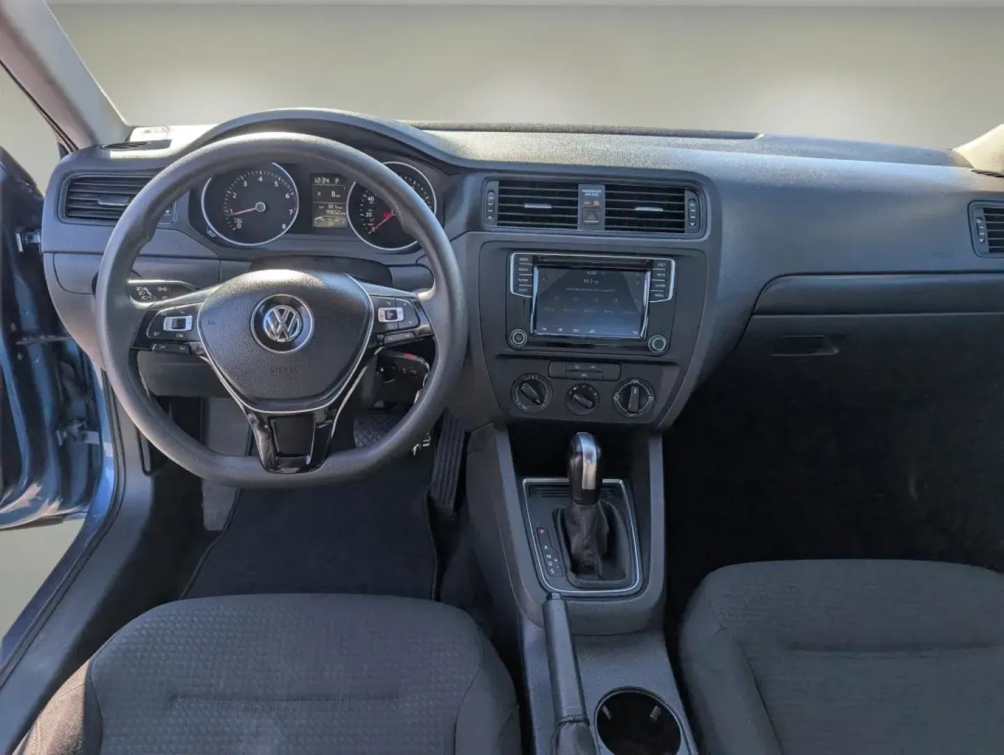 2016 Volkswagen Jetta 1.4T S (3VW267AJ1GM) with an Other engine, located at 1430 Gateway Drive, Opelika, AL, 36801, (334) 239-0944, 32.637871, -85.409790 - **Discover Your Next Adventure in a 2016 Volkswagen Jetta at Gils Auto Phenix City!**<br /> <br /> Are you looking for a dependable sedan that seamlessly balances style, efficiency, and comfort for your daily commutes or weekend getaways? Look no further than this stunning 2016 Volkswagen Jetta 1.4 - Photo#10