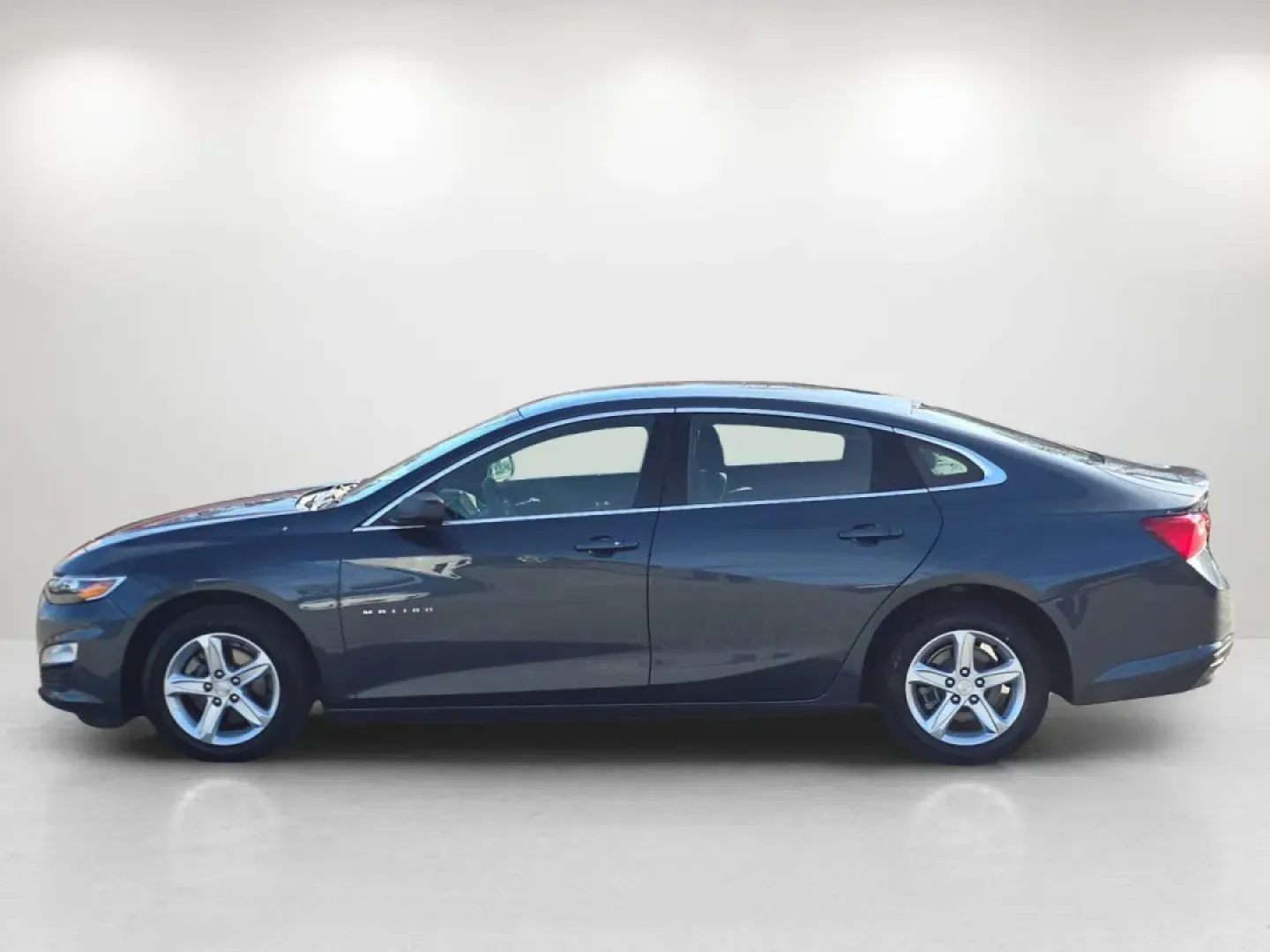 2020 /Jet Black Chevrolet Malibu LS (1G1ZC5ST9LF) with an Other engine, located at 804 22nd Ave, Phenix City, AL, 36870, (334) 297-1860, 32.484749, -85.024475 - **Experience the Open Road in Comfort and Style with the 2020 Chevrolet Malibu LS! Perfect for Commuters and Families Alike!**<br /> <br /> Are you ready for a vehicle that seamlessly fits into your busy lifestyle, whether you're commuting to work, shuttling the kids to school, or heading out for a - Photo#7