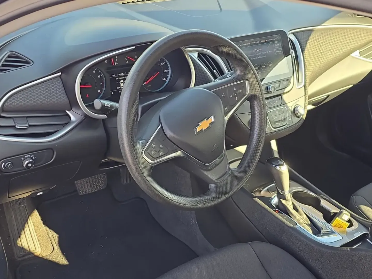 2020 /Jet Black Chevrolet Malibu LS (1G1ZC5ST9LF) with an Other engine, located at 804 22nd Ave, Phenix City, AL, 36870, (334) 297-1860, 32.484749, -85.024475 - **Experience the Open Road in Comfort and Style with the 2020 Chevrolet Malibu LS! Perfect for Commuters and Families Alike!**<br /> <br /> Are you ready for a vehicle that seamlessly fits into your busy lifestyle, whether you're commuting to work, shuttling the kids to school, or heading out for a - Photo#13