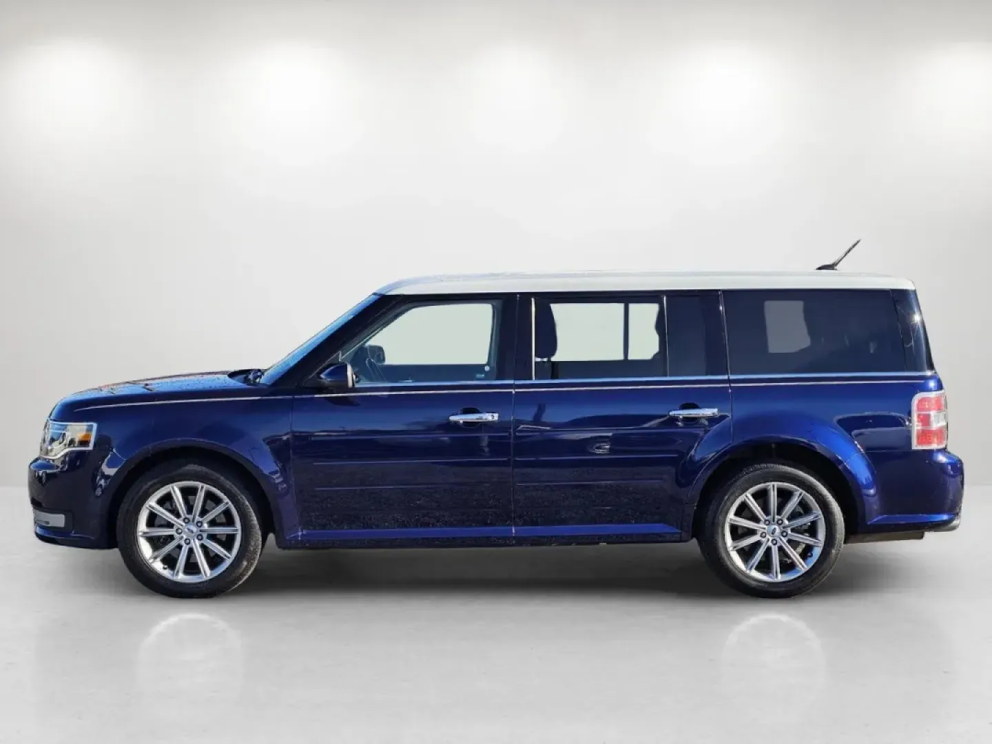 2016 Ford Flex Limited (2FMGK5D80GB) with an Other engine, located at 804 22nd Ave, Phenix City, AL, 36870, (334) 297-1860, 32.484749, -85.024475 - Discover the freedom of family adventures and weekend getaways with the 2016 Ford Flex Limited, now available at Gils Auto in Phenix City, AL. This stylish crossover is designed for those who embrace a dynamic lifestyle, making it an exceptional choice for growing families and budget-conscious buyer - Photo#7