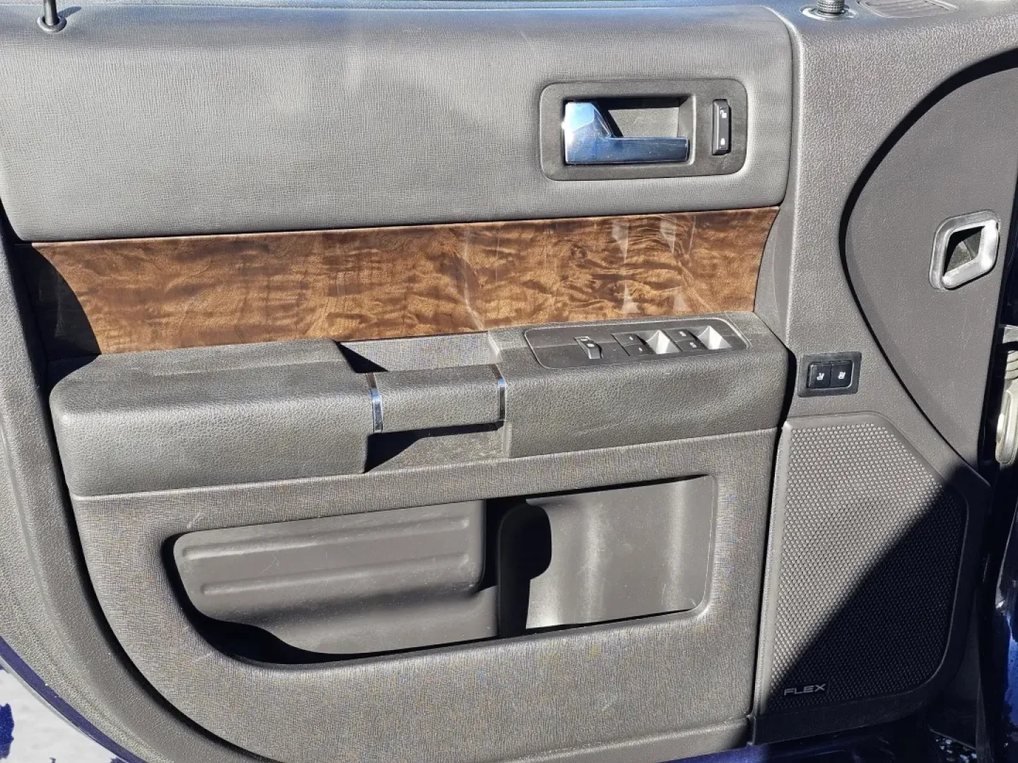 2016 Ford Flex Limited (2FMGK5D80GB) with an Other engine, located at 804 22nd Ave, Phenix City, AL, 36870, (334) 297-1860, 32.484749, -85.024475 - Discover the freedom of family adventures and weekend getaways with the 2016 Ford Flex Limited, now available at Gils Auto in Phenix City, AL. This stylish crossover is designed for those who embrace a dynamic lifestyle, making it an exceptional choice for growing families and budget-conscious buyer - Photo#8