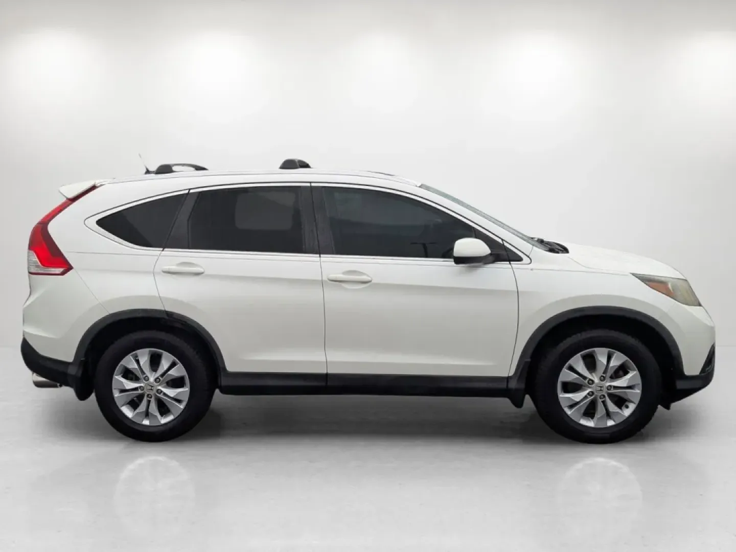 2013 Honda CR-V EX-L (5J6RM3H70DL) with an Other engine, located at 7000 Northlake Connector, Columbus, GA, 31904, (706) 987-8085, 32.524975, -84.978134 - Are you ready to elevate your daily commute or embark on unforgettable weekend adventures? Look no further than this stunning 2013 Honda CR-V EX-L, available now at Gils Auto in Phenix City, AL. This spacious and versatile SUV is perfect for growing families, budget-conscious buyers, or anyone looki - Photo#3