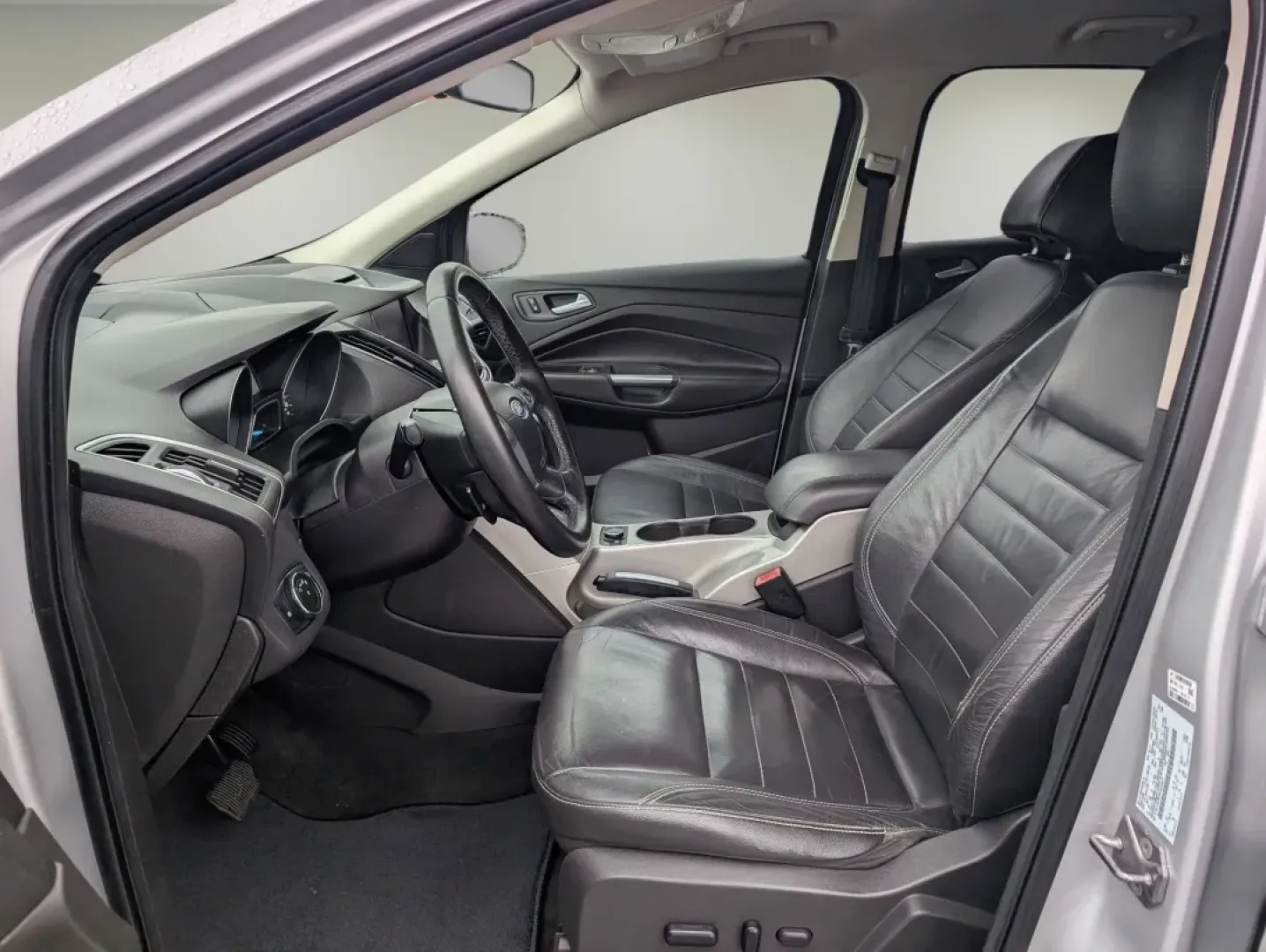 2013 Ford Escape SEL (1FMCU0H91DU) with an Other engine, located at 7000 Northlake Connector, Columbus, GA, 31904, (706) 987-8085, 32.524975, -84.978134 - Are you ready to elevate your driving experience while enjoying the perfect blend of style, comfort, and functionality? Look no further! Gils Auto in Phenix City, AL, is thrilled to present the 2013 Ford Escape SEL, a versatile SUV that's ideal for everything from family road trips to daily commutes - Photo#9