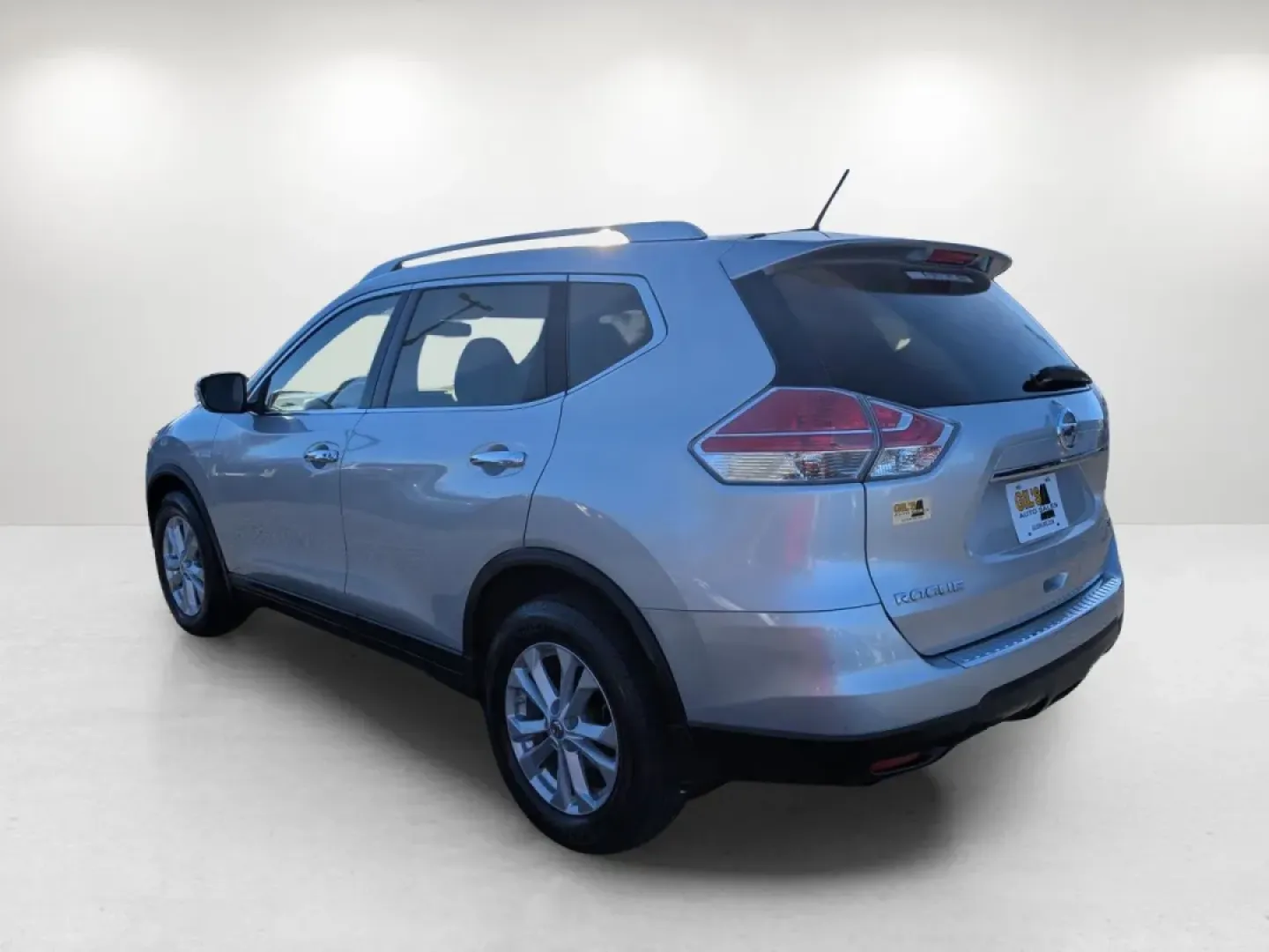 2016 /Charcoal Nissan Rogue SV (KNMAT2MTXGP) with an Other engine, located at 7000 Northlake Connector, Columbus, GA, 31904, (706) 987-8085, 32.524975, -84.978134 - **Adventure Awaits with the 2016 Nissan Rogue SV Perfect for Families and Commuters Alike!**<br /> <br /> At Gils Auto in Phenix City, AL, we understand the importance of finding the right vehicle for your lifestyle. Whether you're a growing family seeking a dependable SUV, a commuter dreaming of a - Photo#6