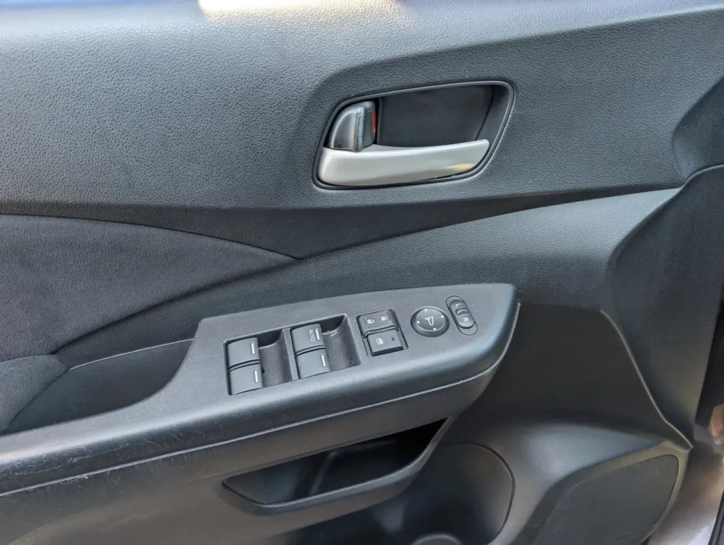 2013 Honda CR-V EX (5J6RM4H52DL) with an Other engine, located at 7000 Northlake Connector, Columbus, GA, 31904, (706) 987-8085, 32.524975, -84.978134 - **Discover Your Adventure with the 2013 Honda CR-V at Gils Auto - Phenix City!**<br /> <br /> Are you ready to elevate your everyday journeys? Look no further than this 2013 Honda CR-V EX, the perfect SUV for growing families, adventurers, or anyone needing a reliable vehicle for their daily commute - Photo#8