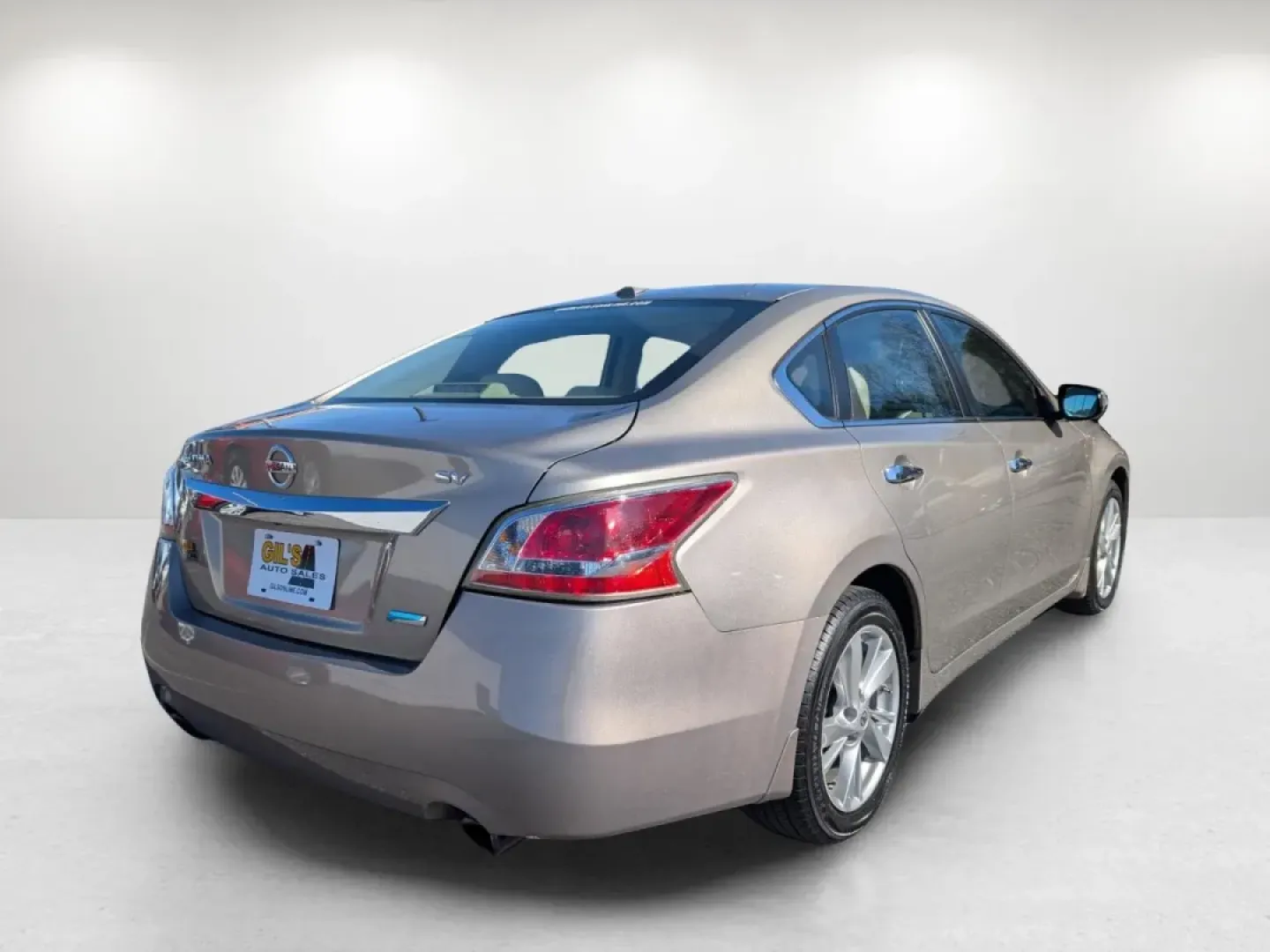 2014 /Beige Nissan Altima 2.5 SV (1N4AL3AP1EC) with an Other engine, located at 7000 Northlake Connector, Columbus, GA, 31904, (706) 987-8085, 32.524975, -84.978134 - **Experience the Ultimate in Comfort and Reliability with the 2014 Nissan Altima at Gils Auto in Phenix City, AL**<br /> <br /> Are you in search of a vehicle that perfectly balances style, efficiency, and comfort for your daily commute or weekend getaways? Look no further! The 2014 Nissan Altima 2. - Photo#3