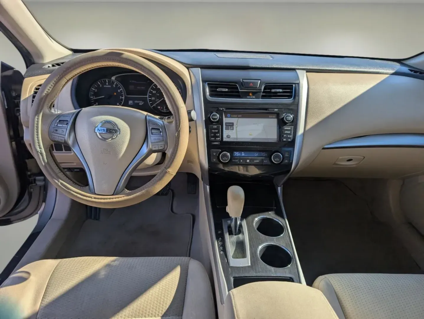2014 /Beige Nissan Altima 2.5 SV (1N4AL3AP1EC) with an Other engine, located at 7000 Northlake Connector, Columbus, GA, 31904, (706) 987-8085, 32.524975, -84.978134 - **Experience the Ultimate in Comfort and Reliability with the 2014 Nissan Altima at Gils Auto in Phenix City, AL**<br /> <br /> Are you in search of a vehicle that perfectly balances style, efficiency, and comfort for your daily commute or weekend getaways? Look no further! The 2014 Nissan Altima 2. - Photo#9