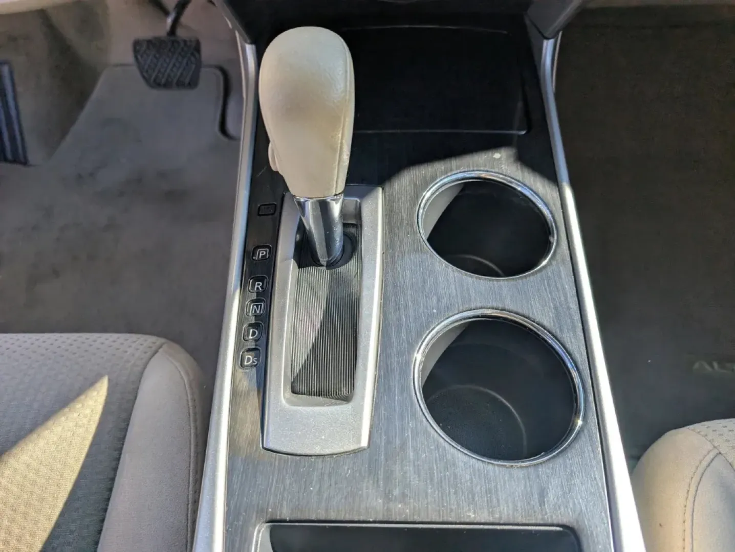 2014 /Beige Nissan Altima 2.5 SV (1N4AL3AP1EC) with an Other engine, located at 7000 Northlake Connector, Columbus, GA, 31904, (706) 987-8085, 32.524975, -84.978134 - **Experience the Ultimate in Comfort and Reliability with the 2014 Nissan Altima at Gils Auto in Phenix City, AL**<br /> <br /> Are you in search of a vehicle that perfectly balances style, efficiency, and comfort for your daily commute or weekend getaways? Look no further! The 2014 Nissan Altima 2. - Photo#10