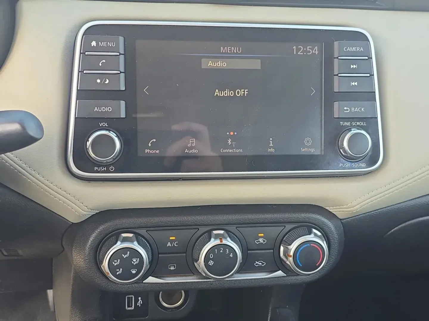 2020 /Black Nissan Versa SV (3N1CN8EV4LL) with an Other engine, located at 7000 Northlake Connector, Columbus, GA, 31904, (706) 987-8085, 32.524975, -84.978134 - **Discover the 2020 Nissan Versa SV: Your Ideal Commuter Companion from Gils Auto in Phenix City, AL!**<br /> <br /> Are you on the lookout for a reliable sedan that seamlessly fits into your busy lifestyle? Look no further! The 2020 Nissan Versa SV is perfect for long commutes or weekend getaways, - Photo#14