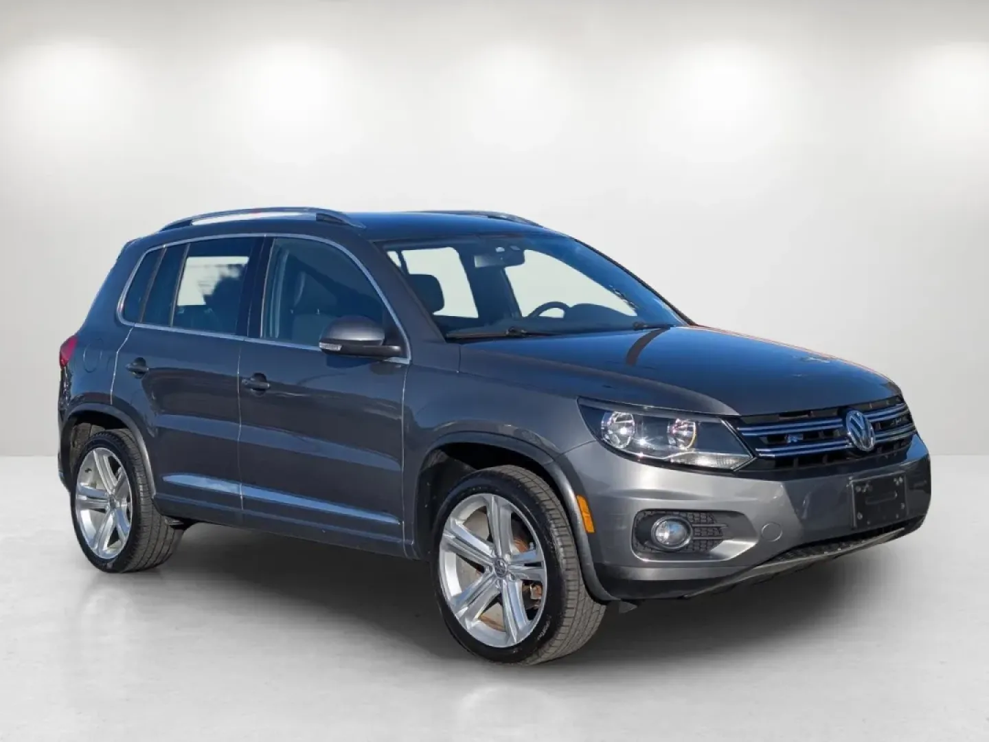 2016 Volkswagen Tiguan S (WVGBV7AX6GW) with an Other engine, located at 1430 Gateway Drive, Opelika, AL, 36801, (334) 239-0944, 32.637871, -85.409790 - **Adventure Awaits with the 2016 Volkswagen Tiguan at Gils Auto!** <br /> <br /> Are you ready to elevate your driving experience and embrace a lifestyle filled with adventure? The 2016 Volkswagen Tiguan is the perfect companion for those seeking a reliable SUV that seamlessly fits into both family - Photo#2