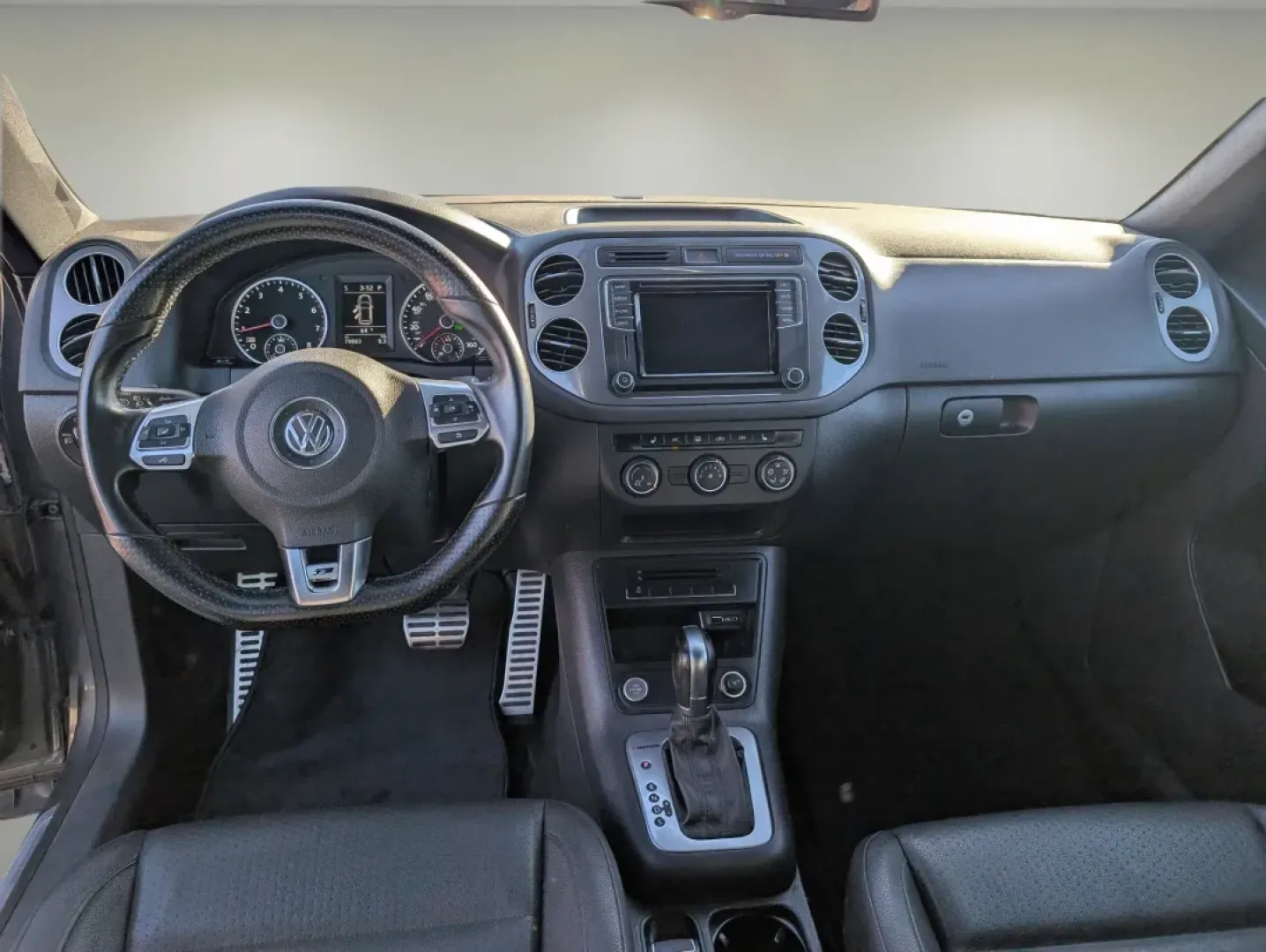 2016 Volkswagen Tiguan S (WVGBV7AX6GW) with an Other engine, located at 1430 Gateway Drive, Opelika, AL, 36801, (334) 239-0944, 32.637871, -85.409790 - **Adventure Awaits with the 2016 Volkswagen Tiguan at Gils Auto!** <br /> <br /> Are you ready to elevate your driving experience and embrace a lifestyle filled with adventure? The 2016 Volkswagen Tiguan is the perfect companion for those seeking a reliable SUV that seamlessly fits into both family - Photo#11