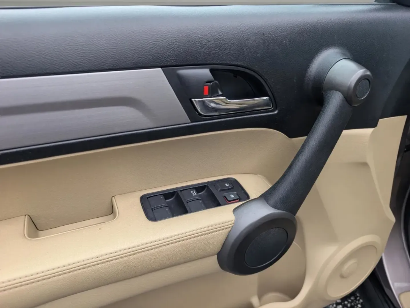 2011 Honda CR-V EX-L (5J6RE4H7XBL) with an Other engine, located at 3959 U.S. 80 W, Phenix City, AL, 36870, (334) 297-4885, 32.469296, -85.135185 - **Elevate Your Family Adventures with the 2011 Honda CR-V EX-L: Perfect for Every Journey!**<br /> <br /> Are you looking for a reliable vehicle that can keep up with your busy lifestyle? The 2011 Honda CR-V EX-L is the ideal SUV for families, commuters, or anyone seeking weekend adventures. With it - Photo#8